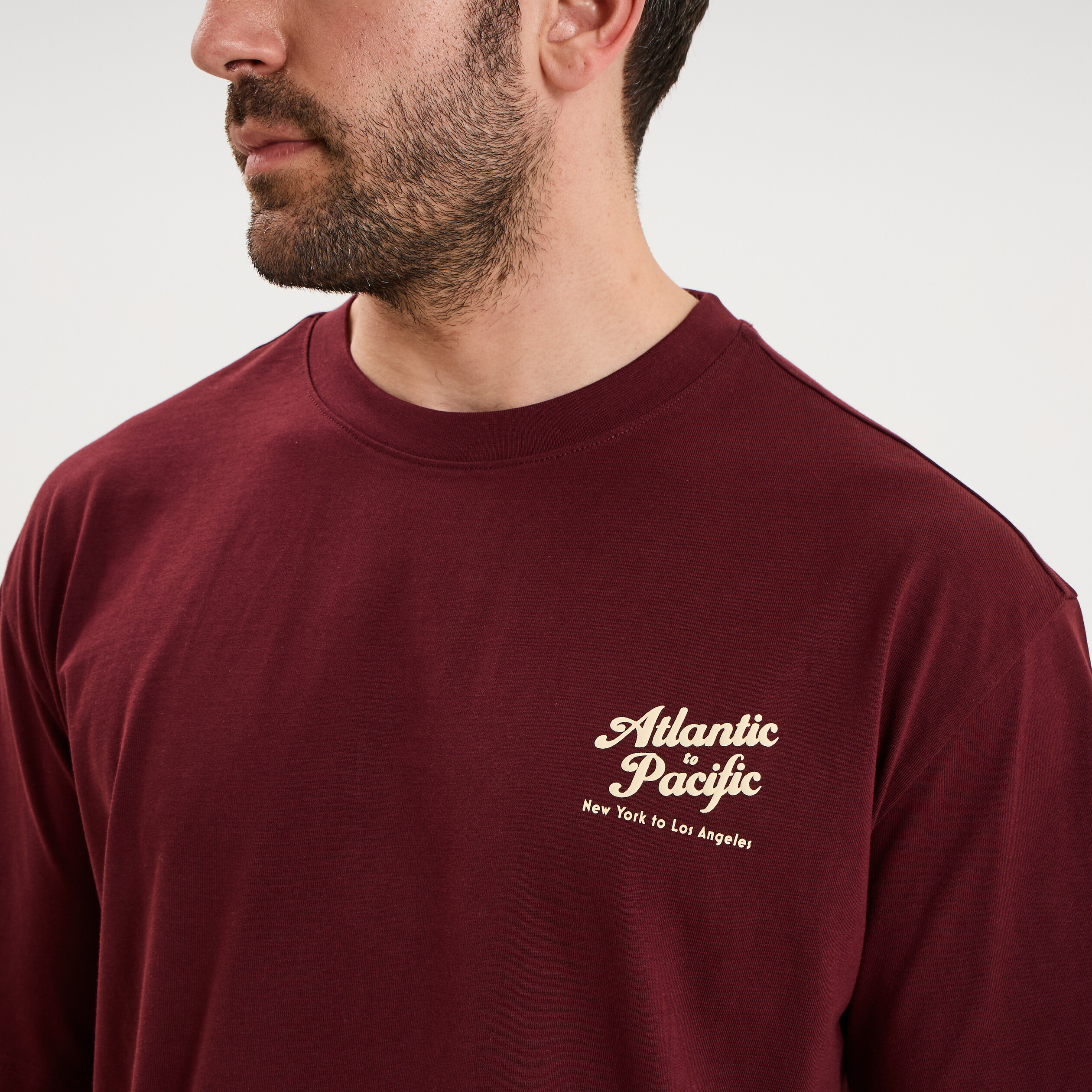 T-shirt manches courtes relax coton violet fonc&eacute; homme