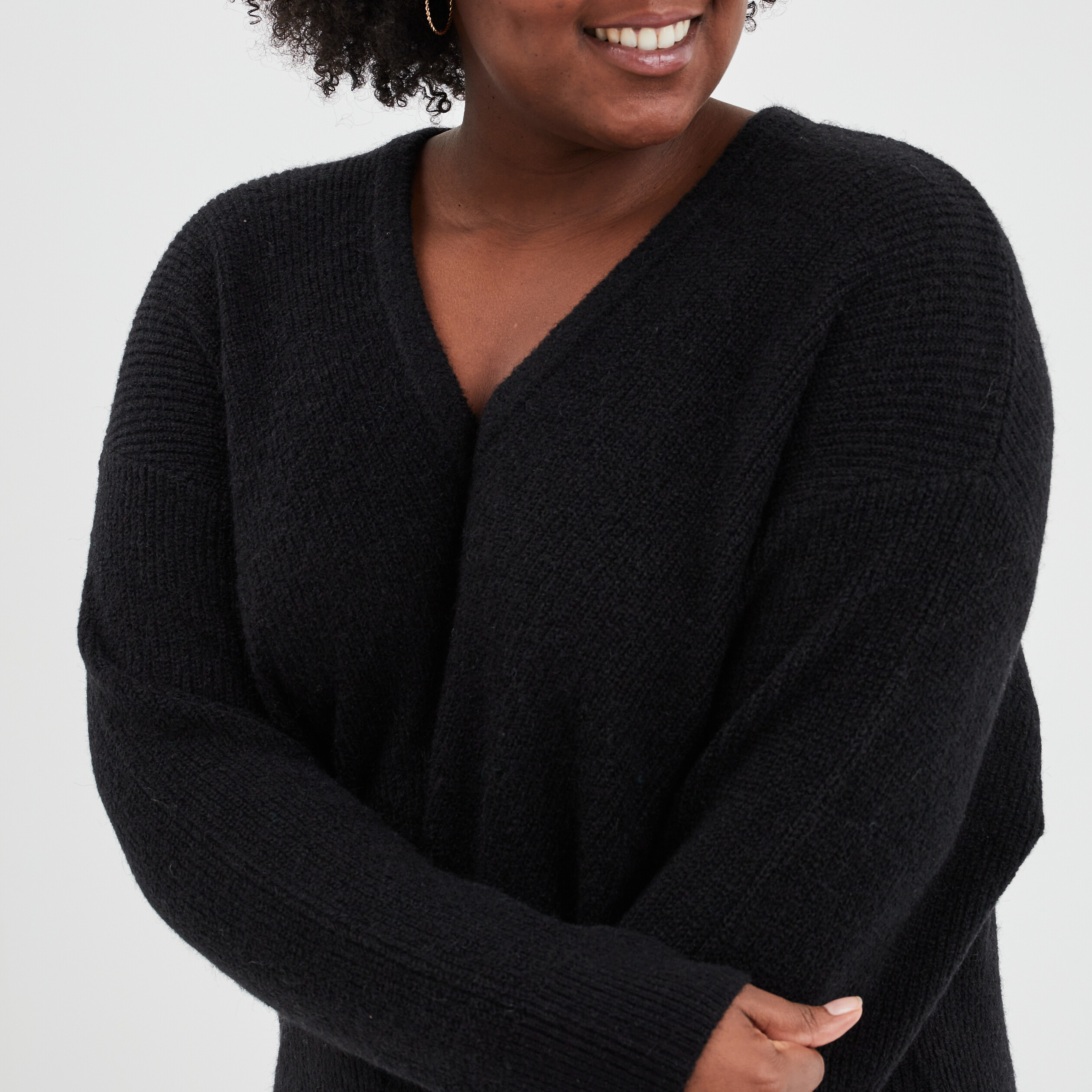 Pull manches chauves-souris col en V noir femme grande taille