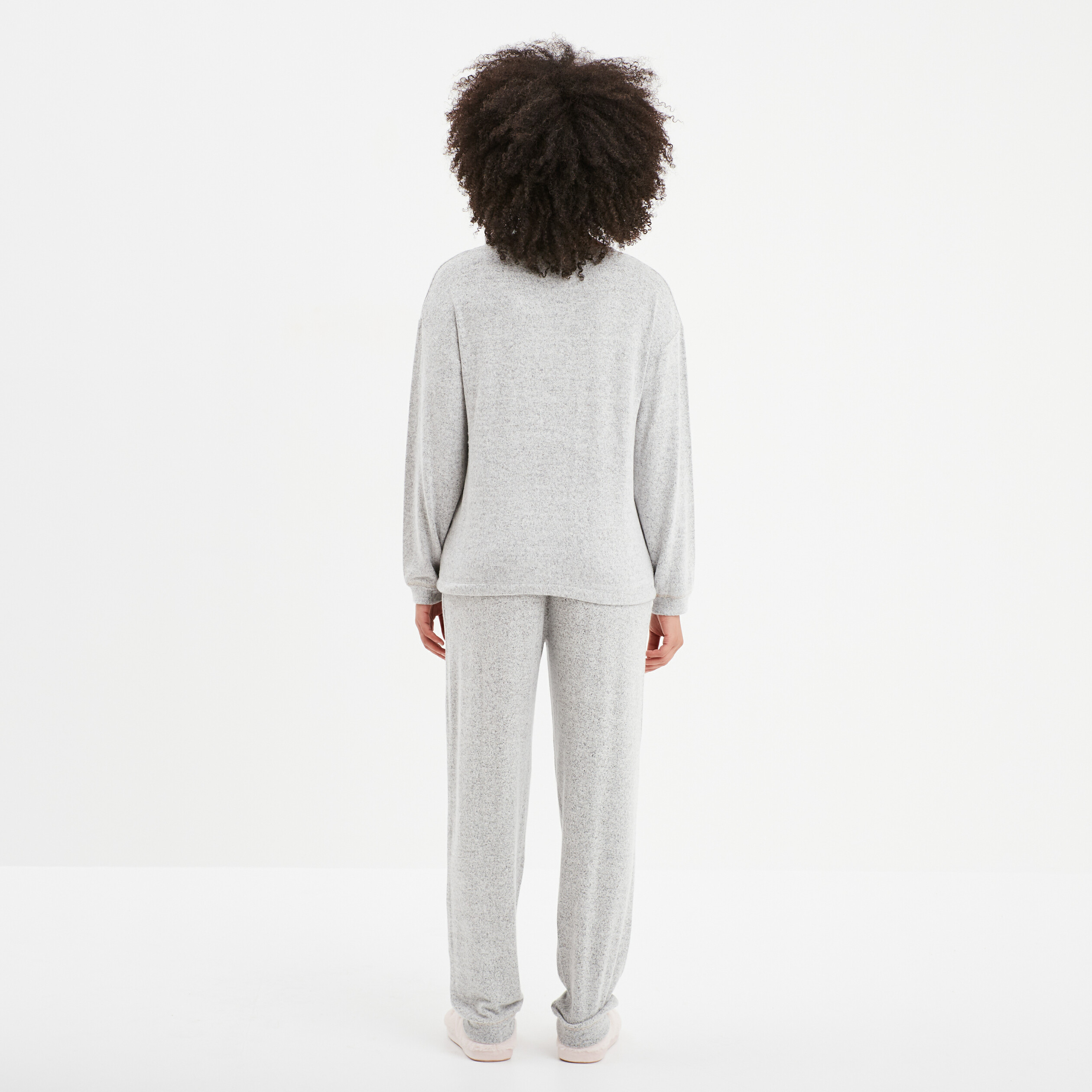 ensemble pyjama pantalon fluide 2 pieces gris clair femme Ensemble pyjama pantalon fluide 2 pièces gris clair femme
