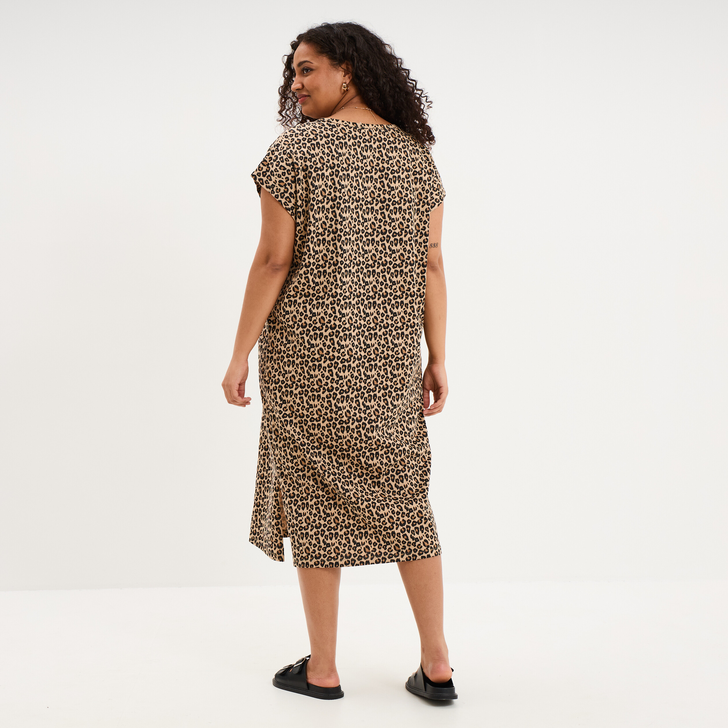 Robe courte droite manches courtes sable femme grande taille