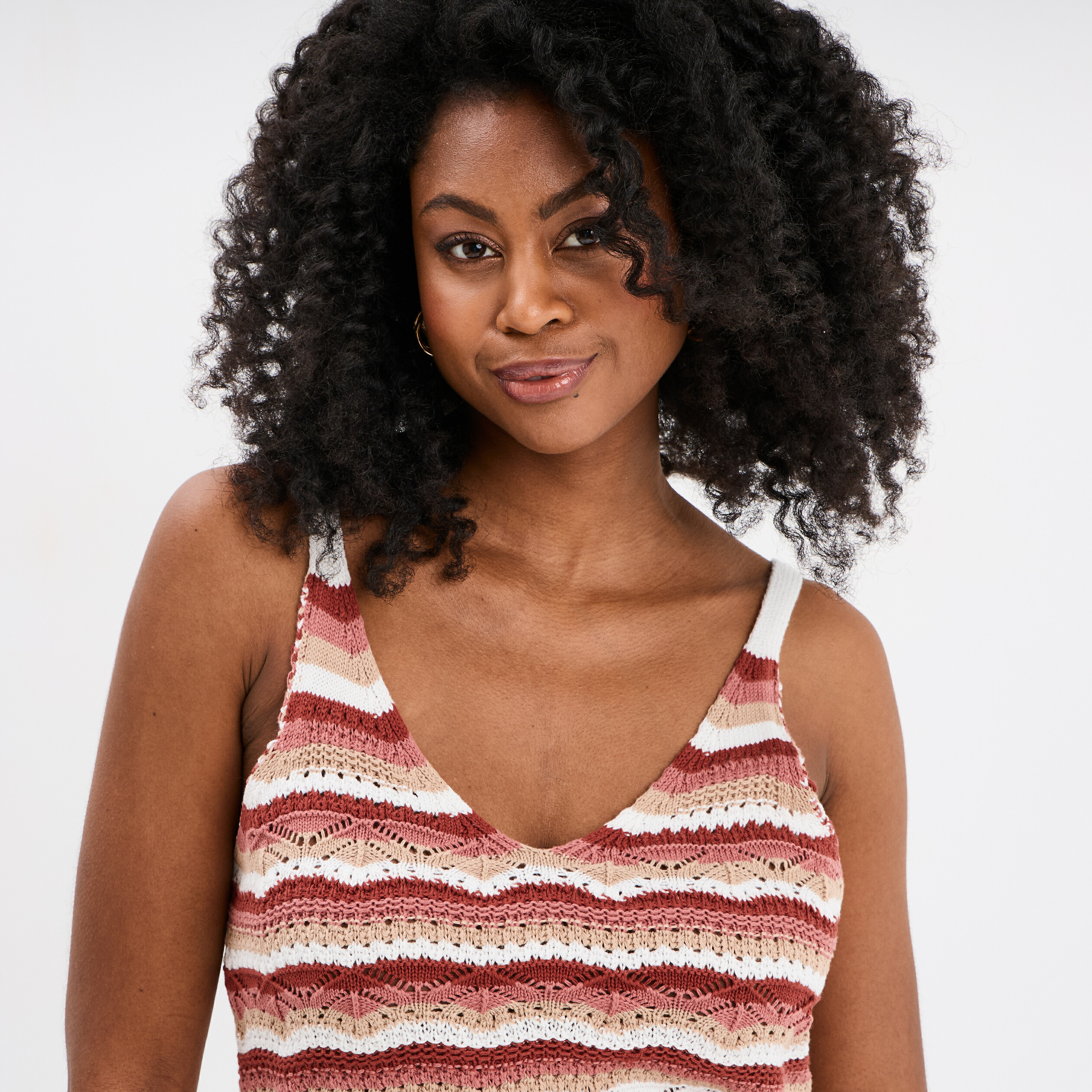 D&eacute;bardeur tricot ajour&eacute; col en V beige femme