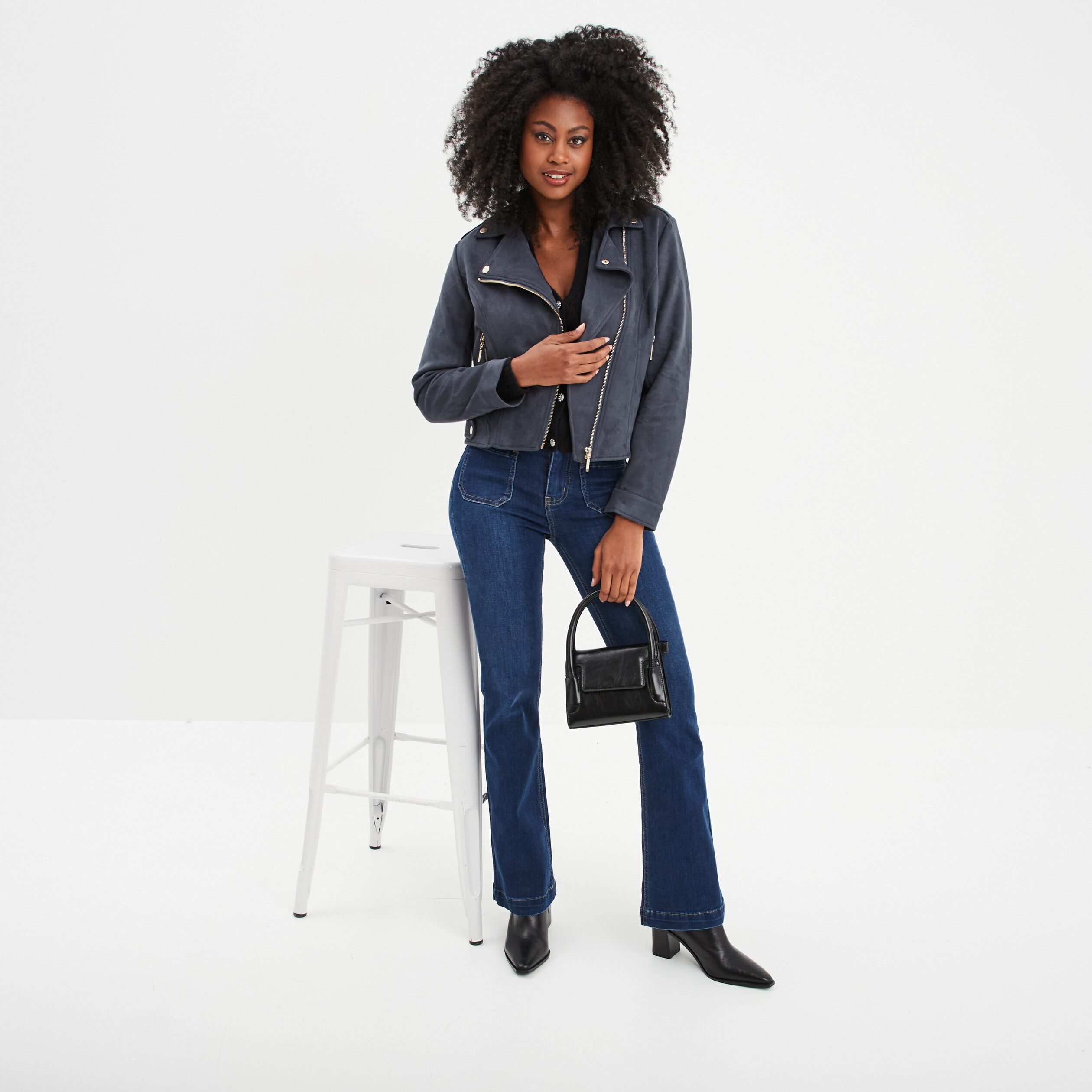 Gilet côtelé col en V boutons bijoux noir femme