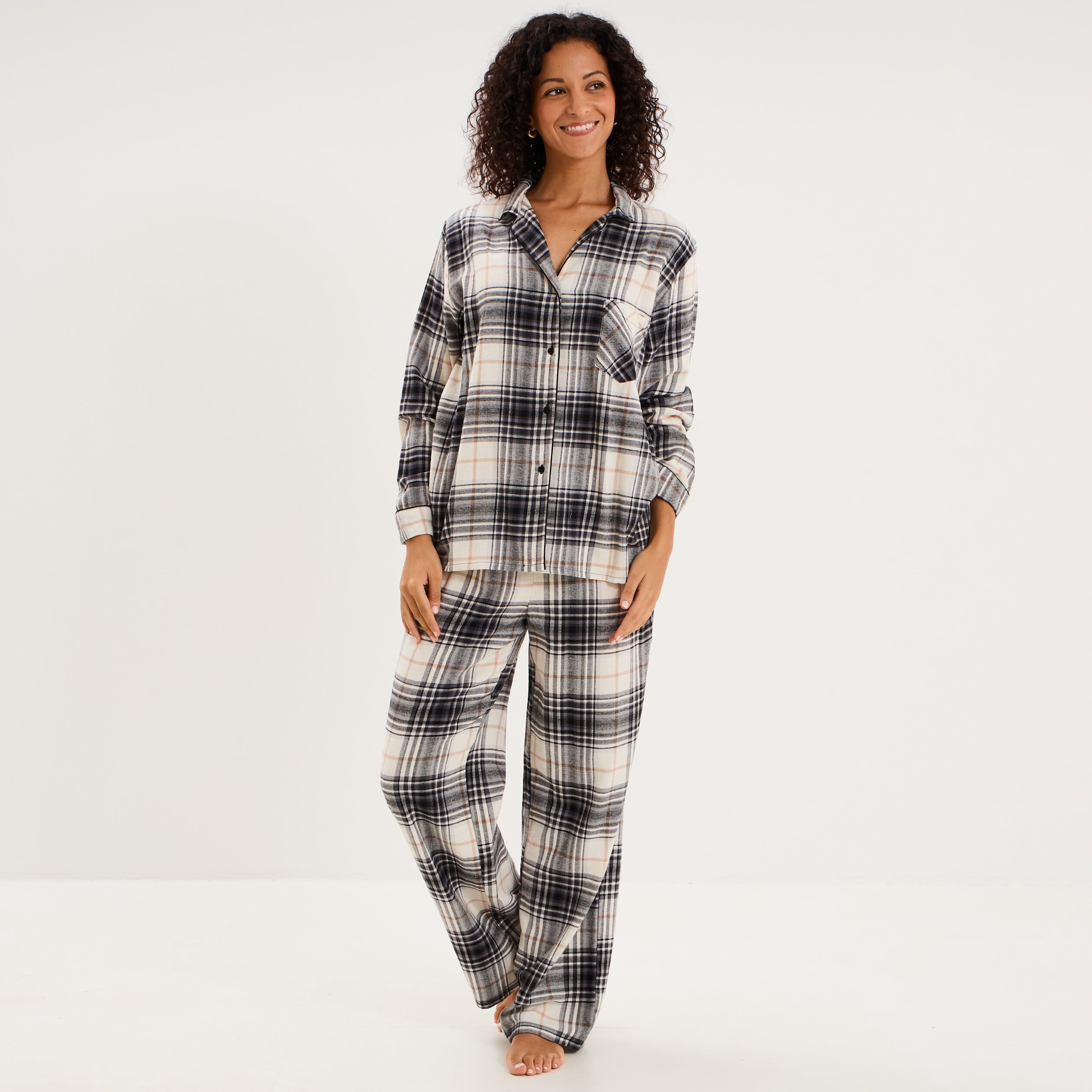 Ensemble pyjama chemise et pantalon blanc femme