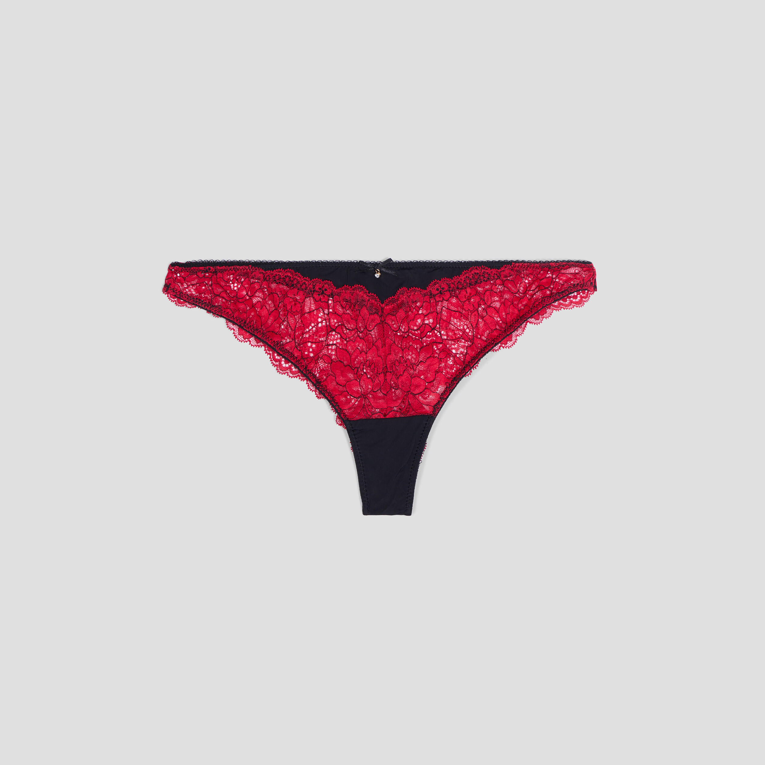 Tanga &agrave; micro dentelle rouge femme