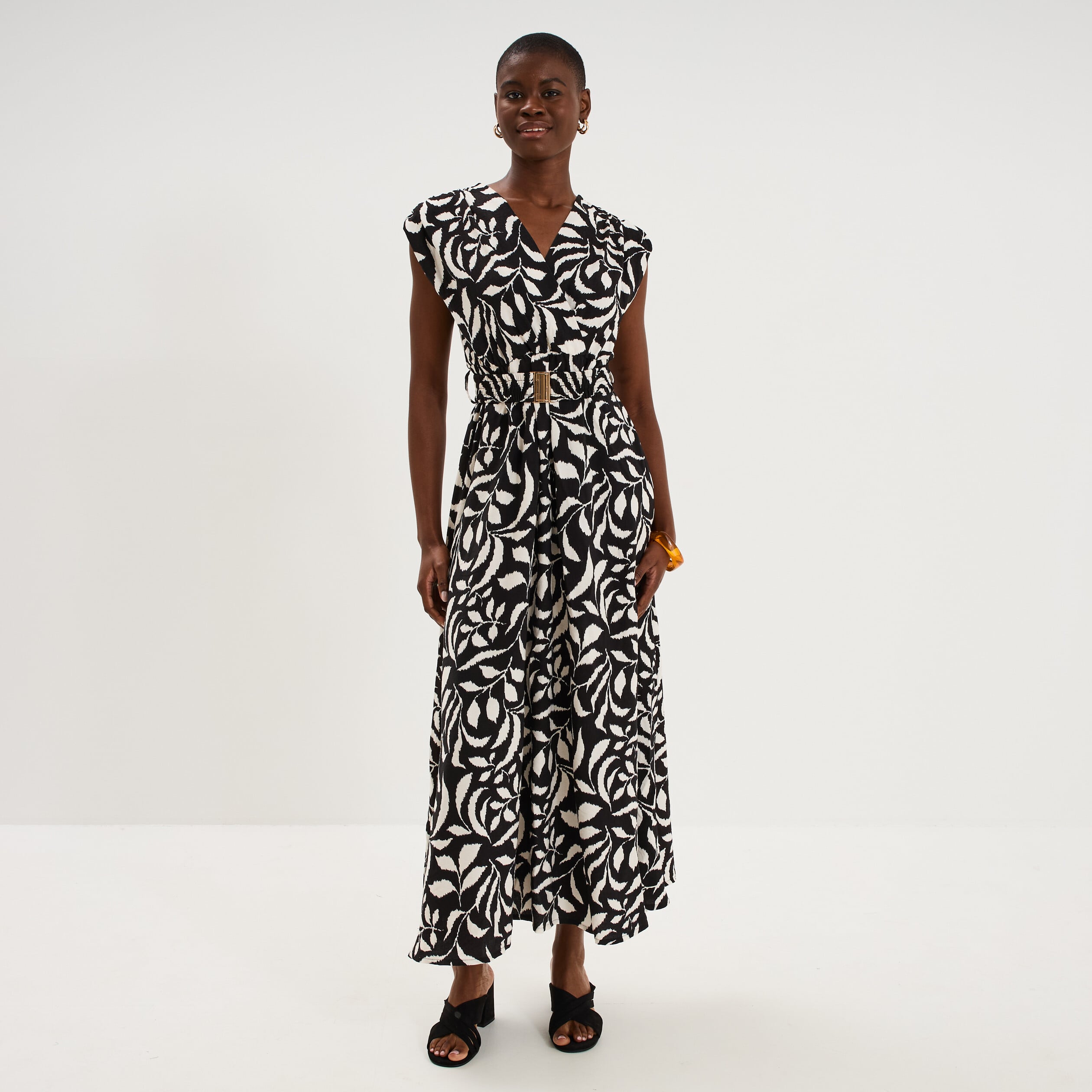 Robe longue cintr&eacute;e ceinture smock&eacute;e noir femme
