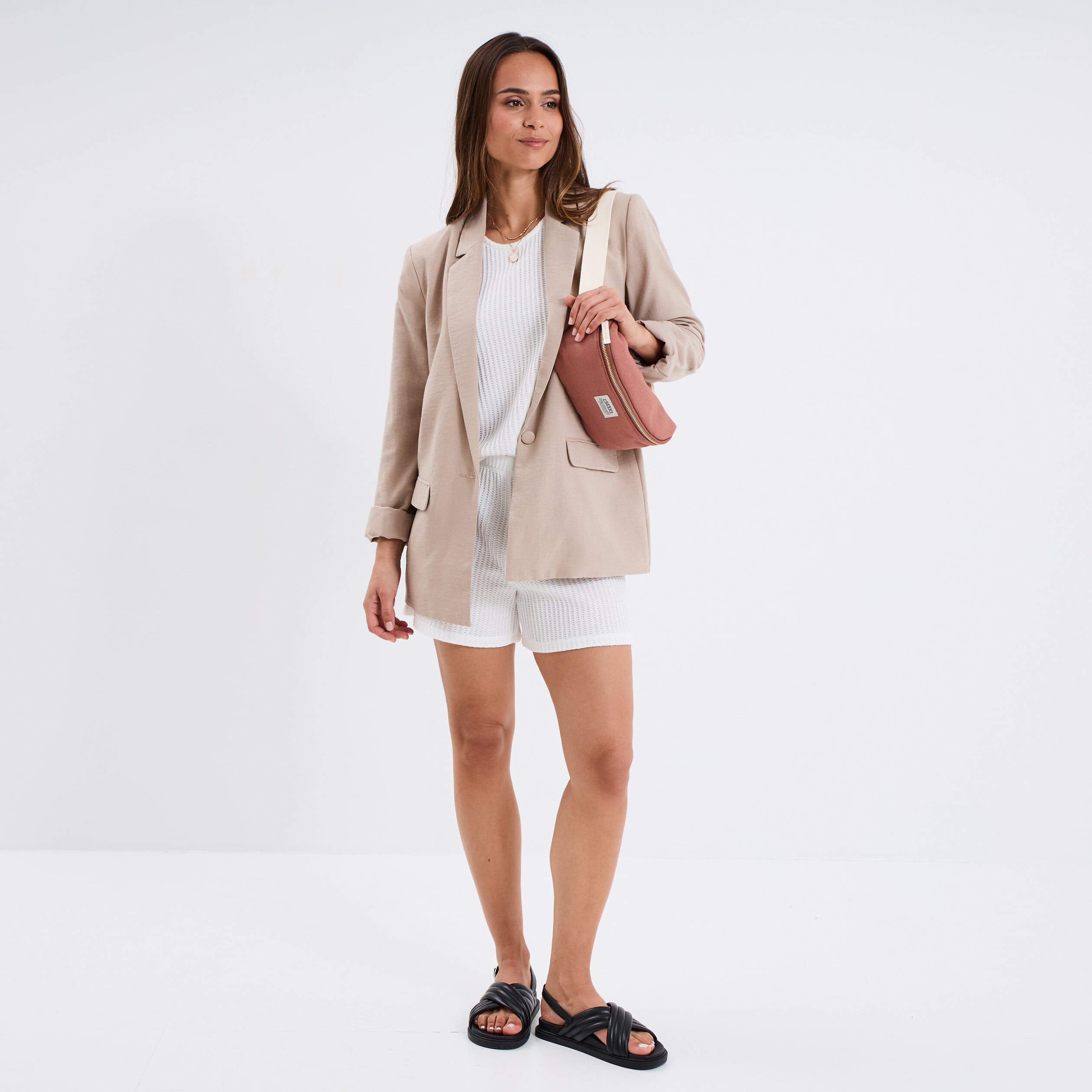 Short droit effet crochet blanc femme