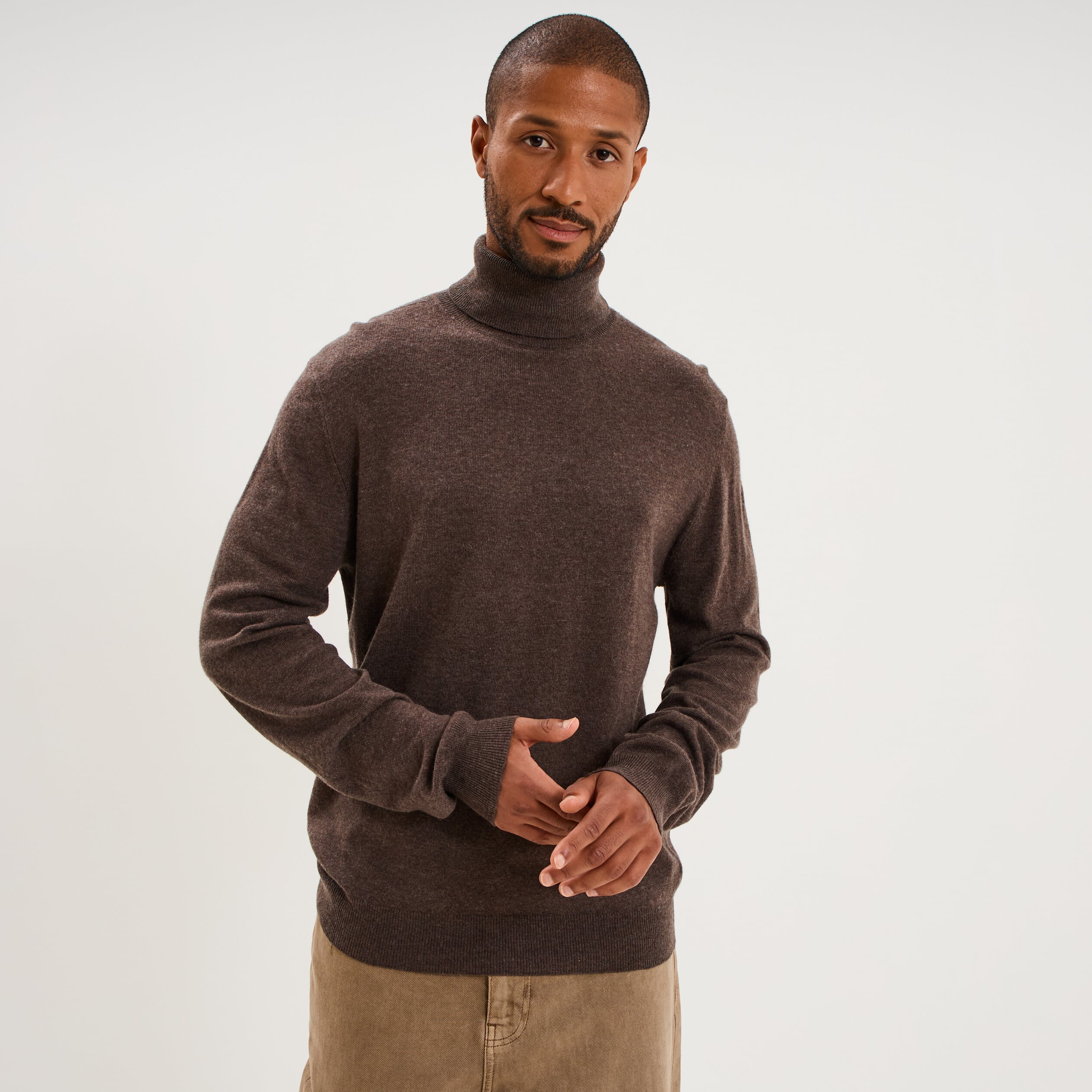 Pull col roul&eacute; manches longues marron chocolat homme