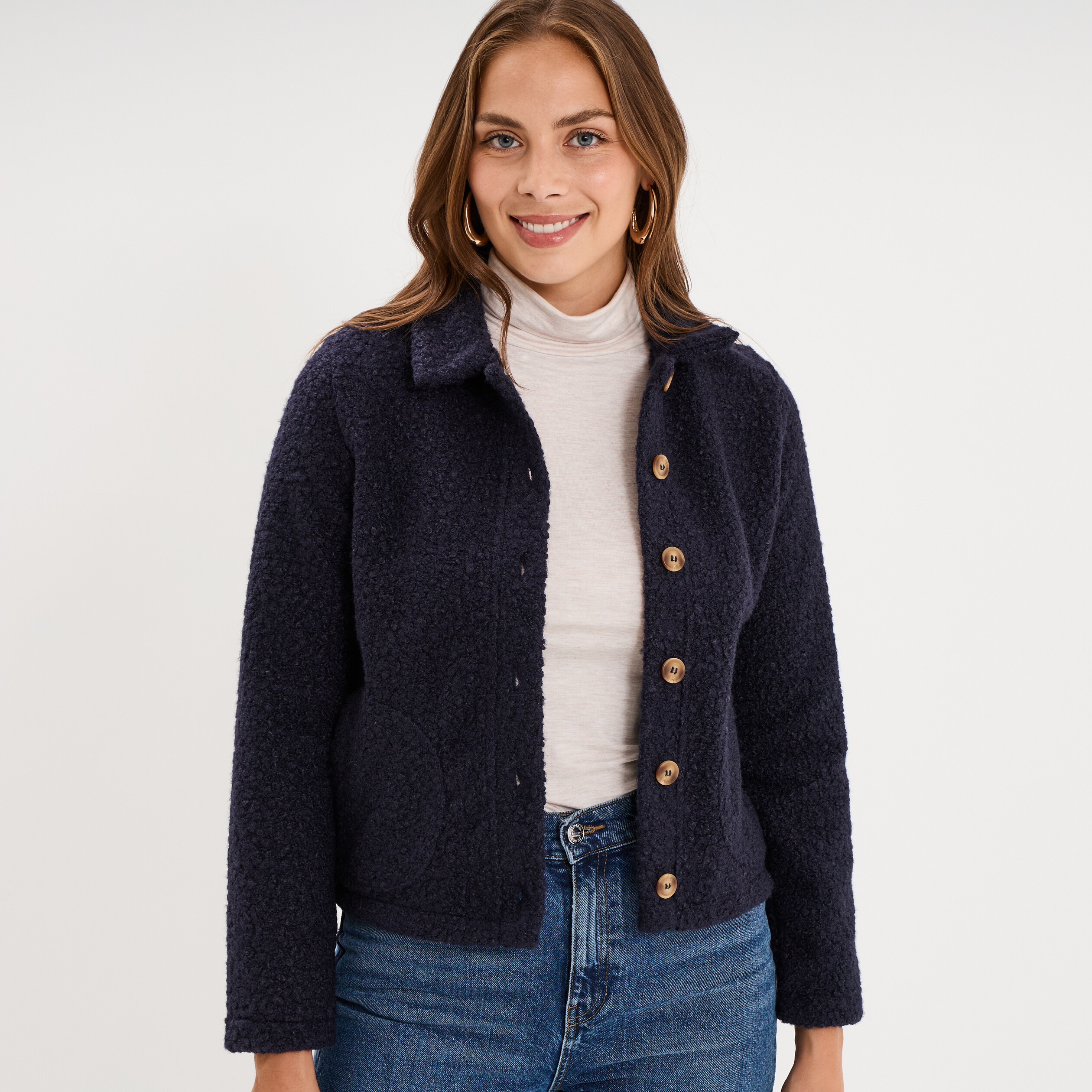 Veste courte boutonn&eacute;e effet bouclette bleu marine femme