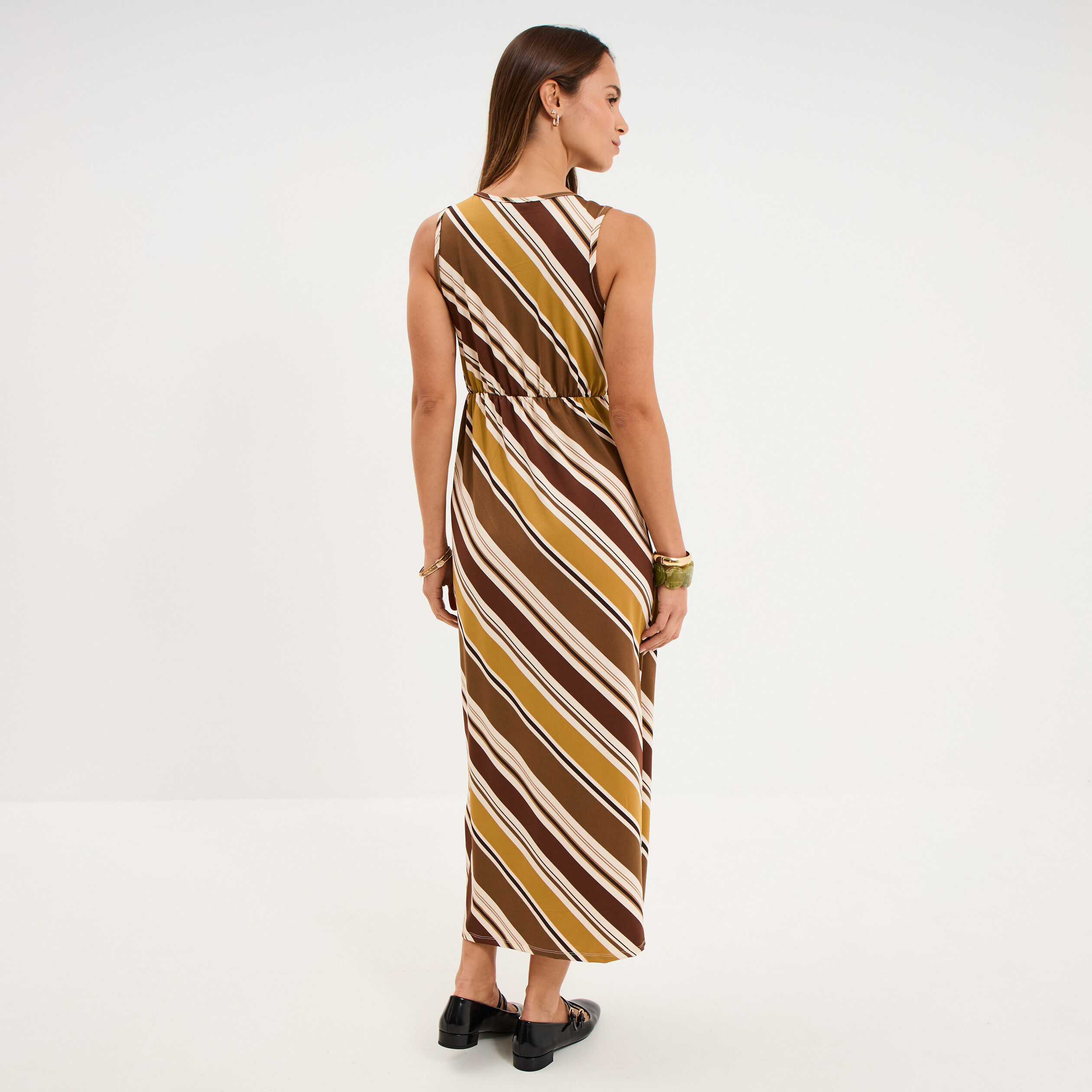 Robe longue &eacute;paules d&eacute;tails bijoux vert kaki femme