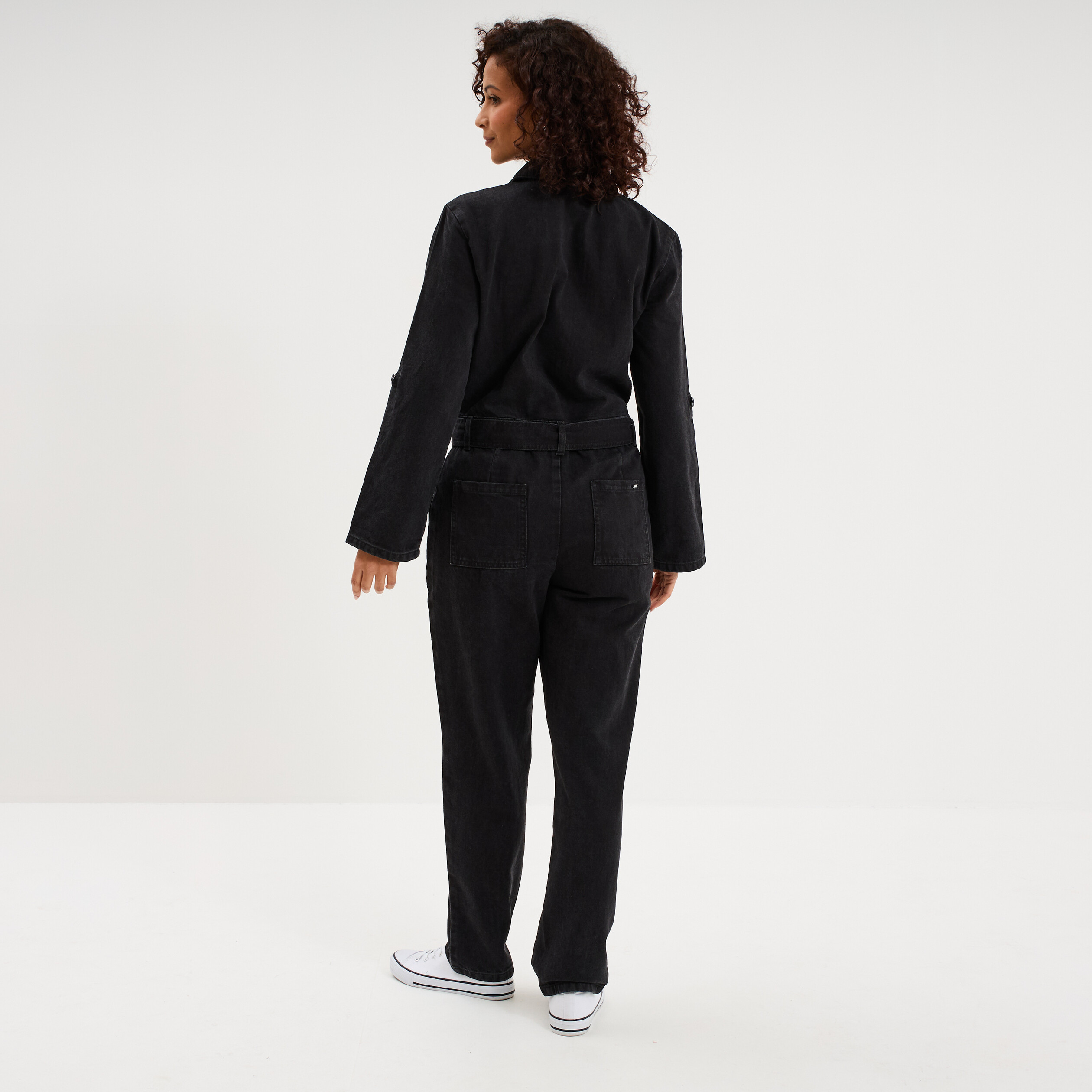 Combinaison pantalon en jean ceintur&eacute;e denim noir femme