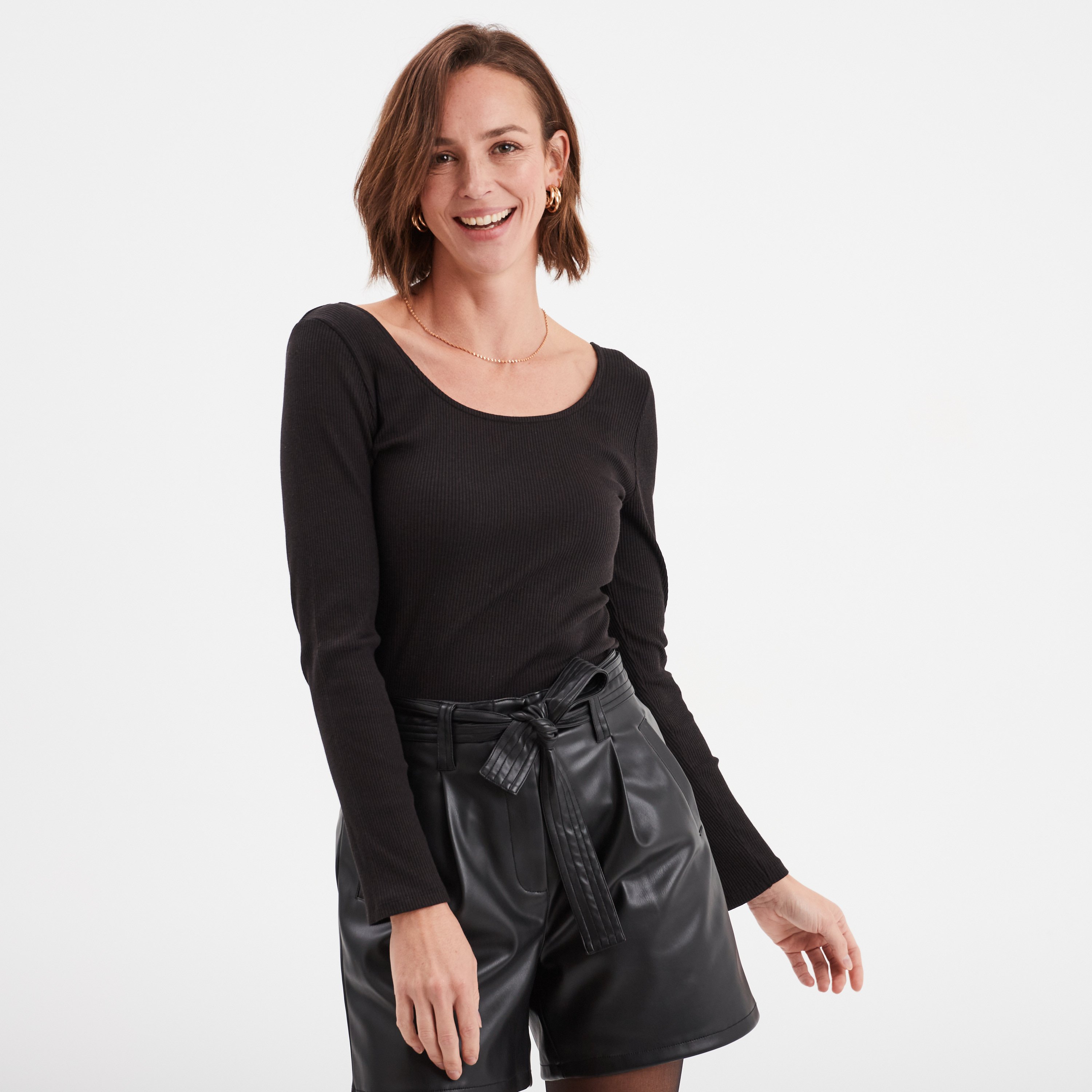t shirt cotele cintre manches longues noir femme T-shirt côtelé cintré manches longues noir femme