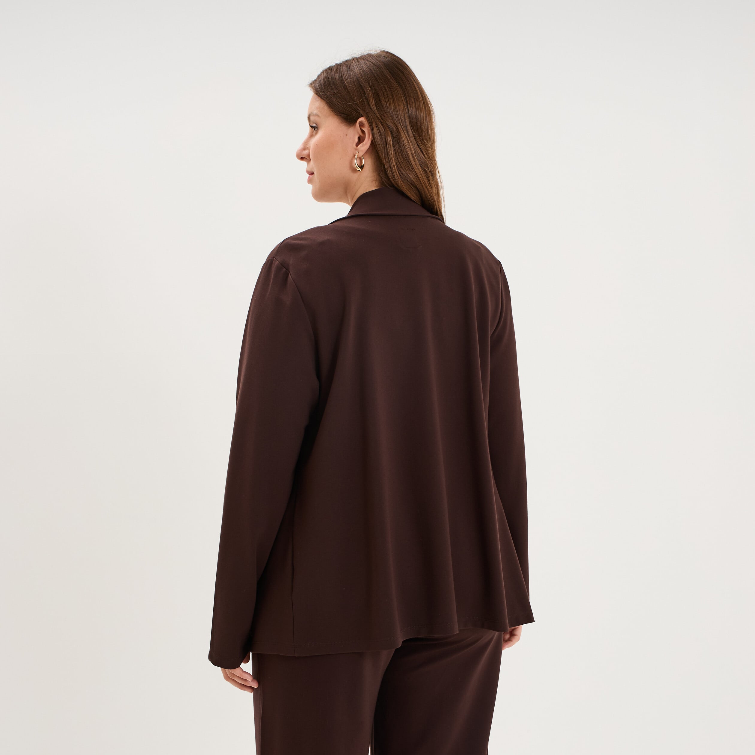 Veste courte col ch&acirc;le oversize marron fonc&eacute; femme grande taille