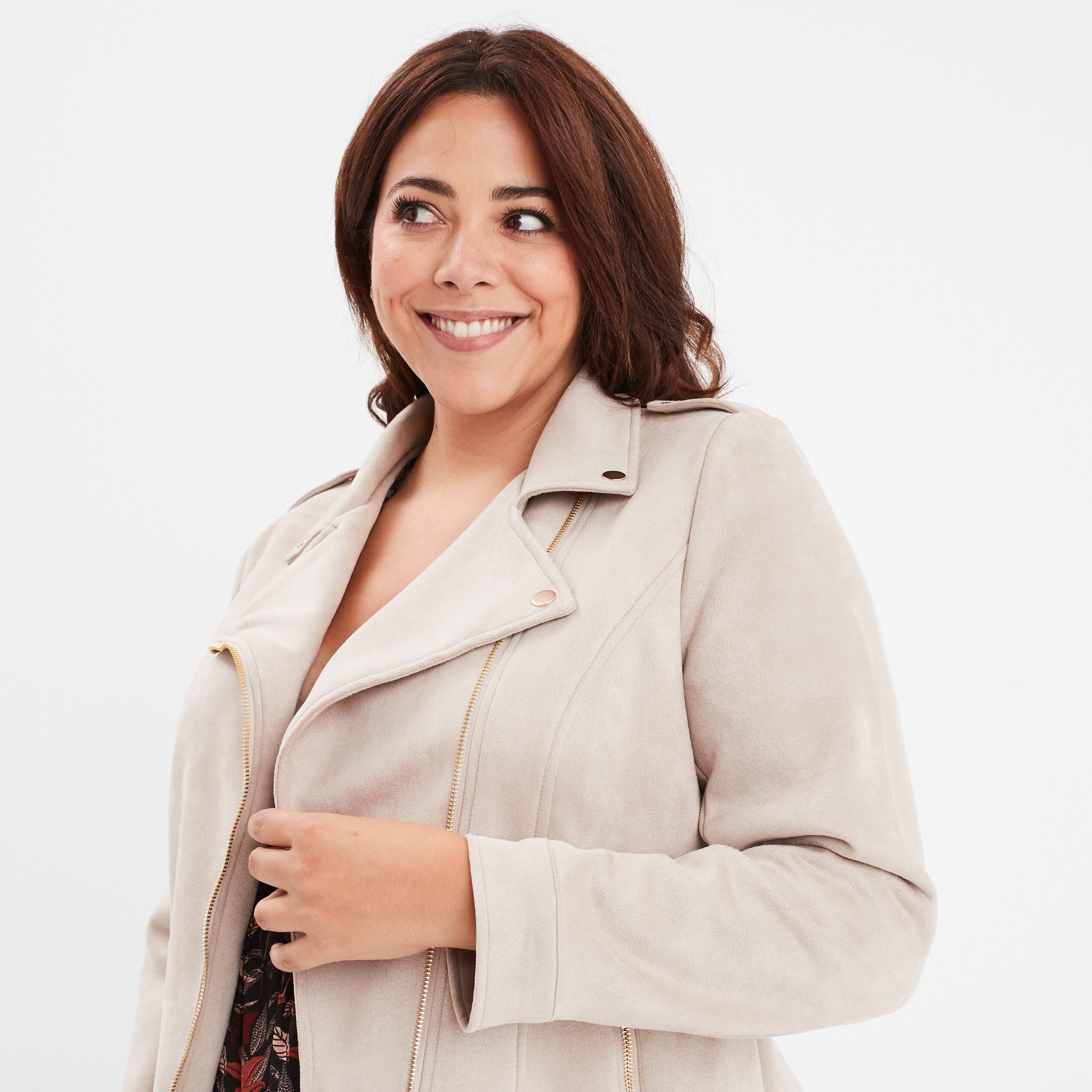 blouson zippe effet suedine style biker beige femmegt Blouson zippé effet suédine style biker beige femme grande taille