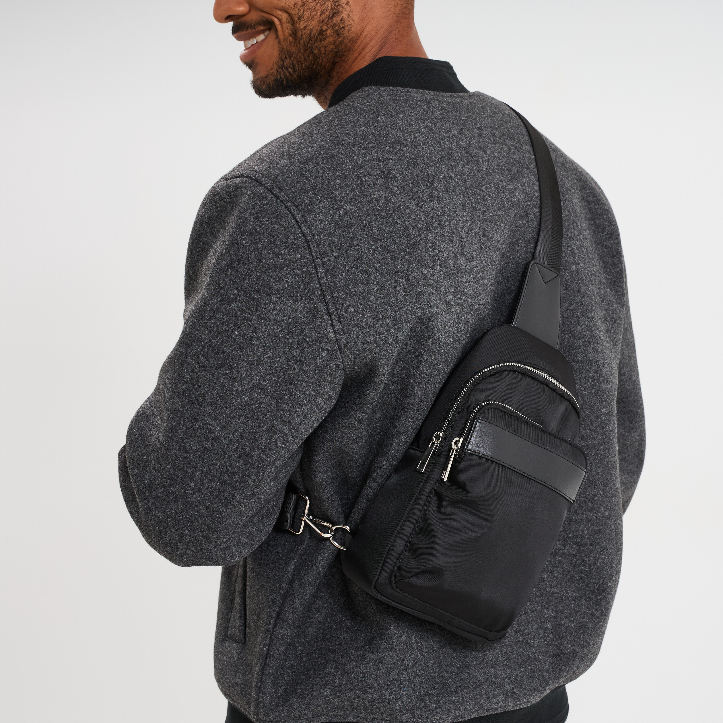 Sac bandouli&egrave;re noir homme