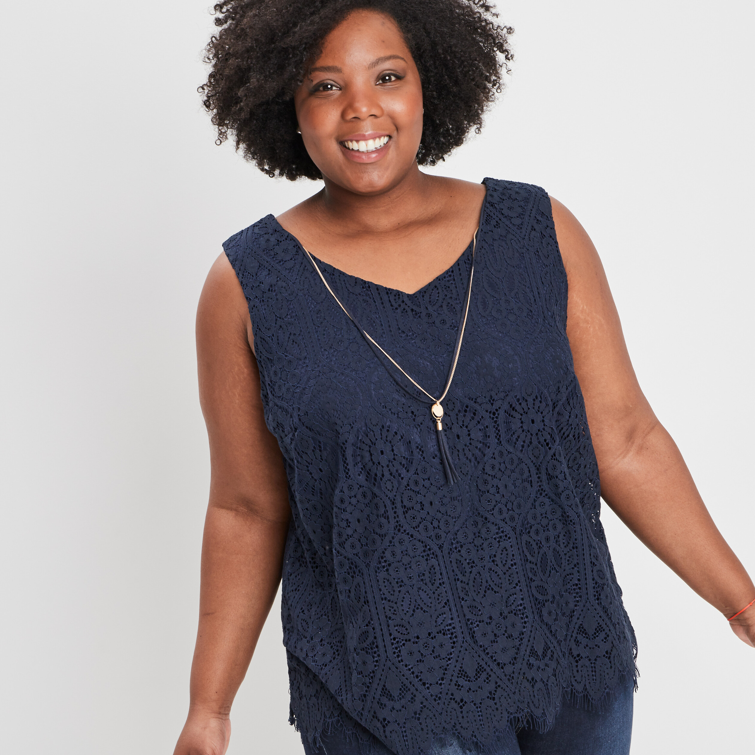 debardeur col v avec bijoux bleu marine femmegt Débardeur col V avec bijoux bleu marine femme grande taille