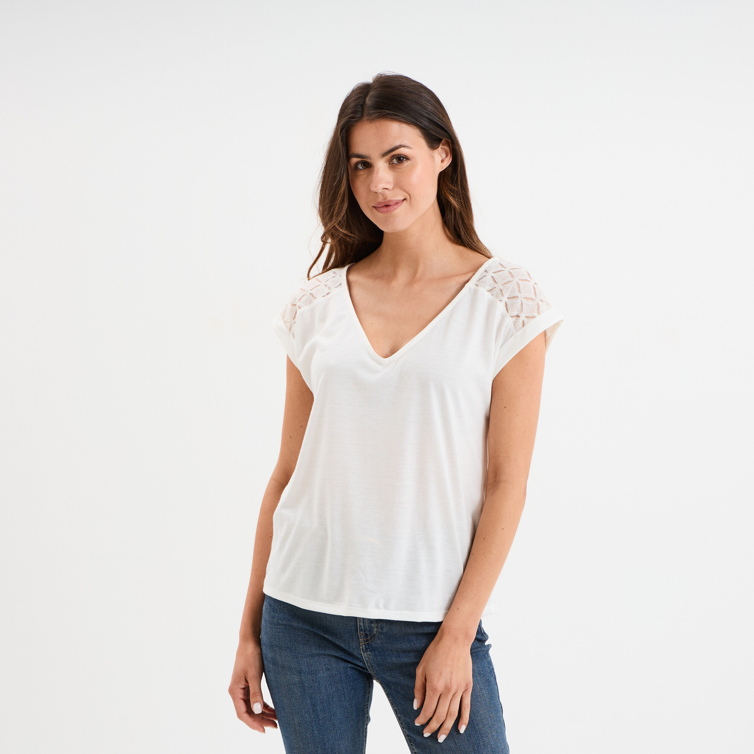 t shirt col en v dentelle epaules et dos blanc femme T-shirt col en V dentelle épaules et dos blanc femme