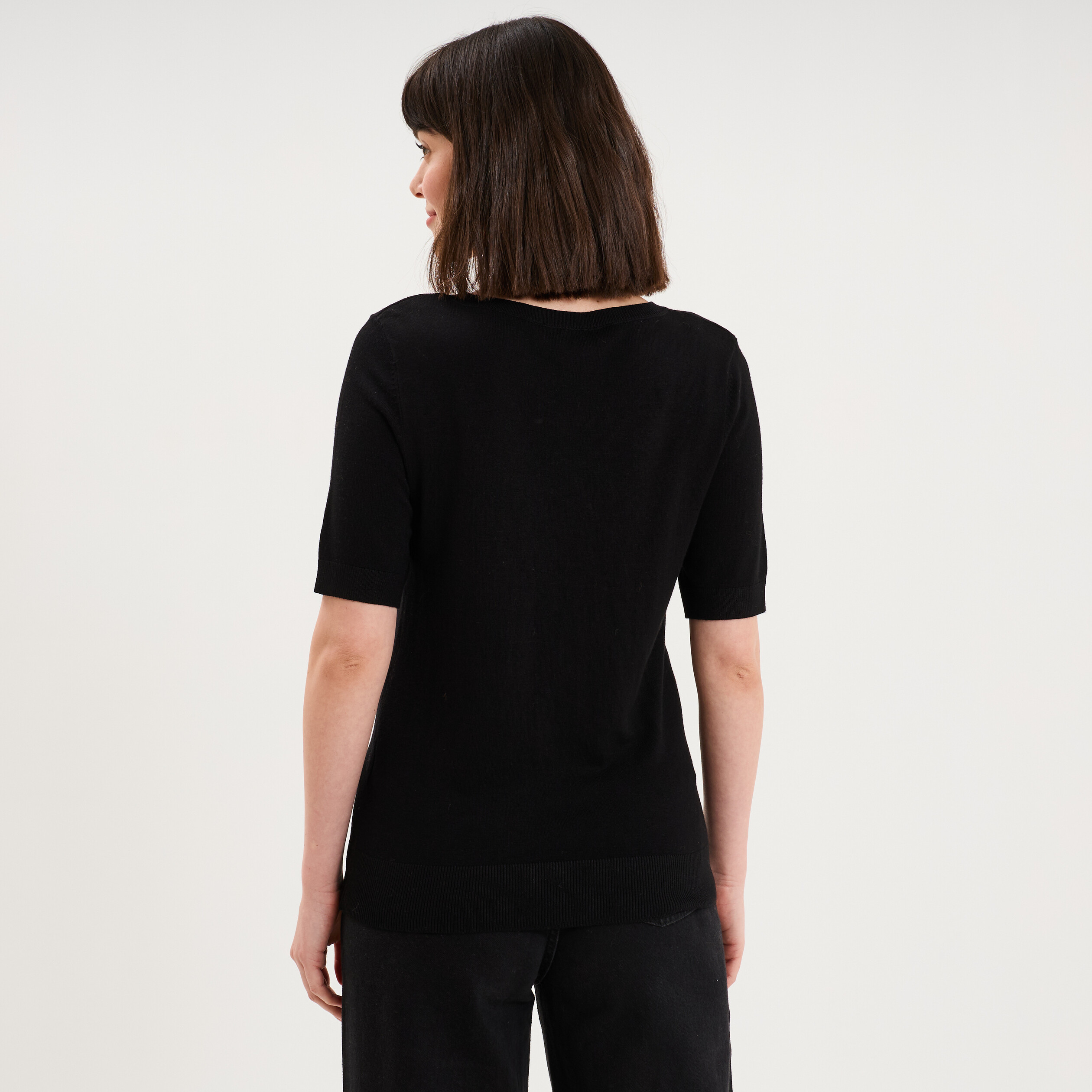 Pull manches courtes col rond noir femme