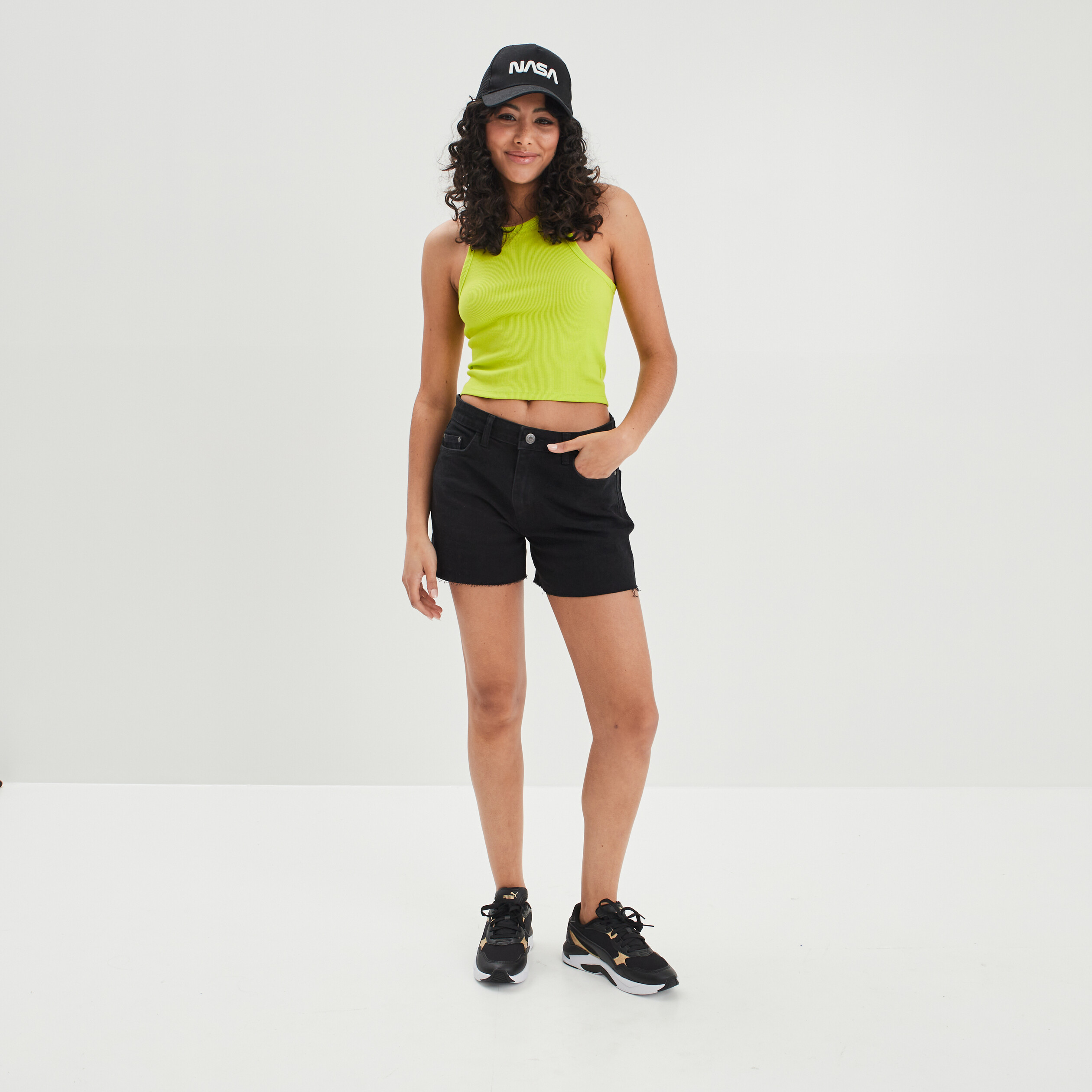 Short sales fluo femme