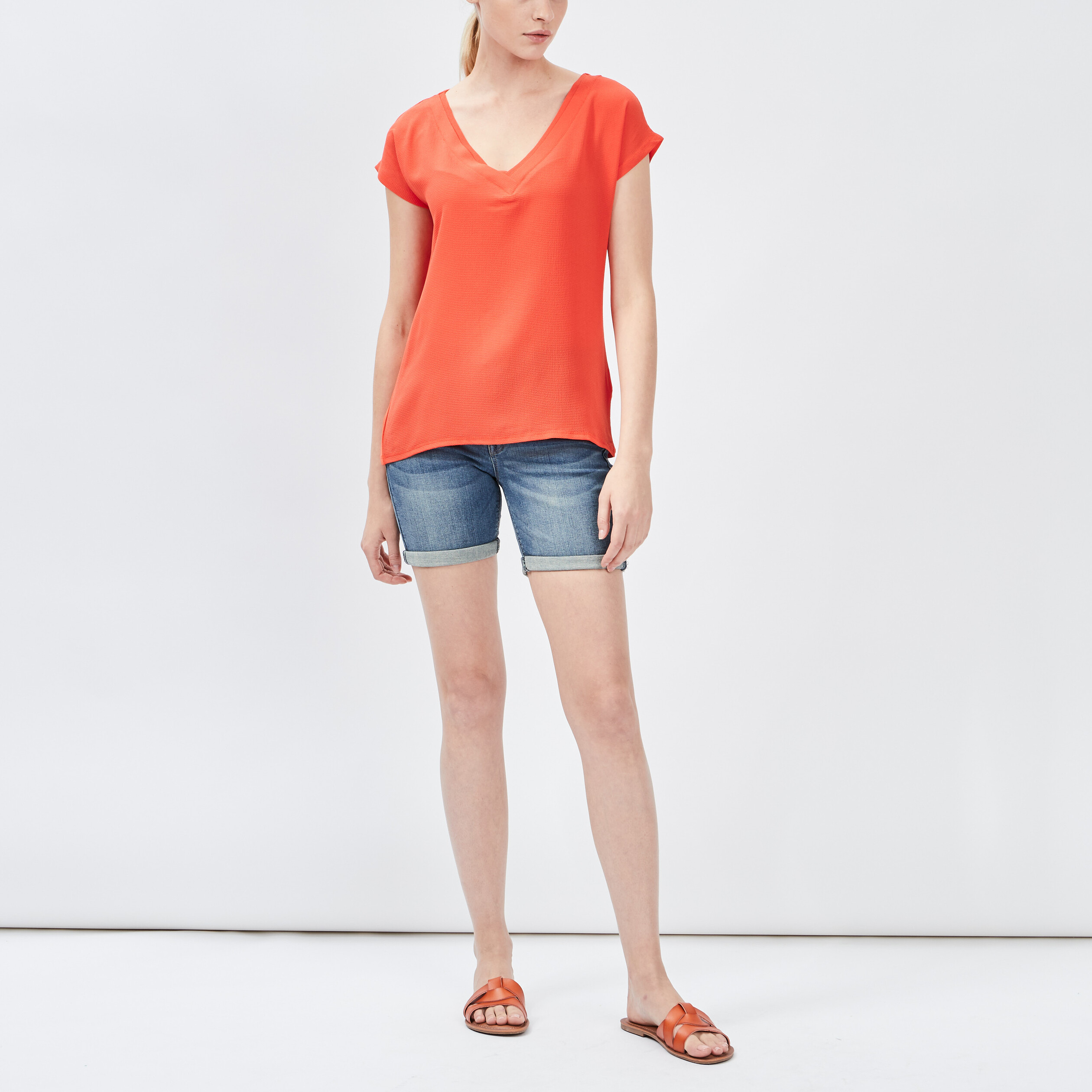 Short slim en jean d&eacute;lav&eacute; denim stone femme