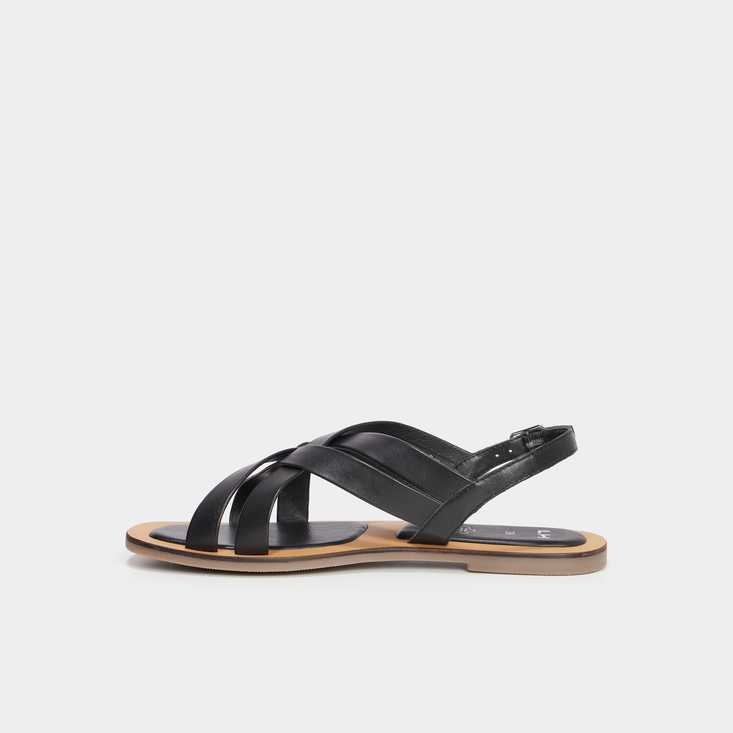 Sandales plates brides crois&eacute;es en cuir noir femme