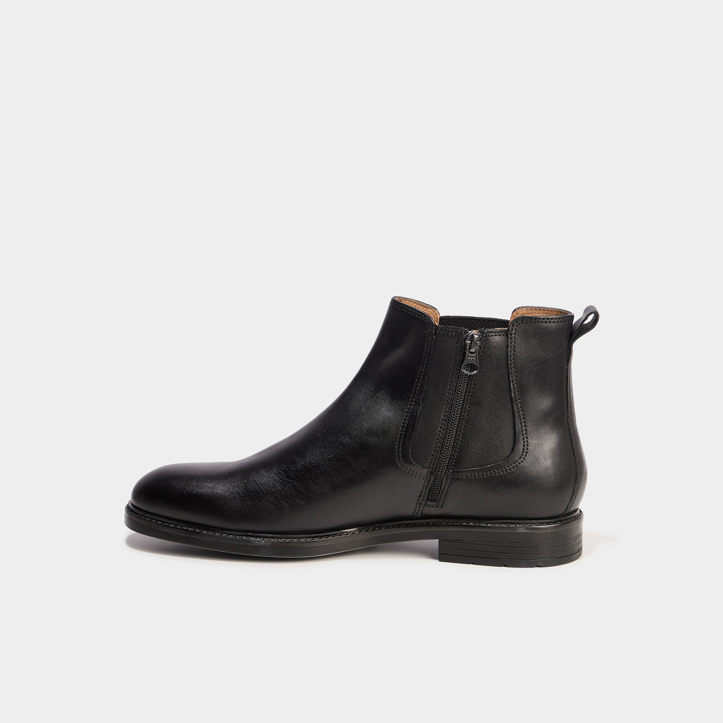 Bottines zipp&eacute;es en cuir noir homme