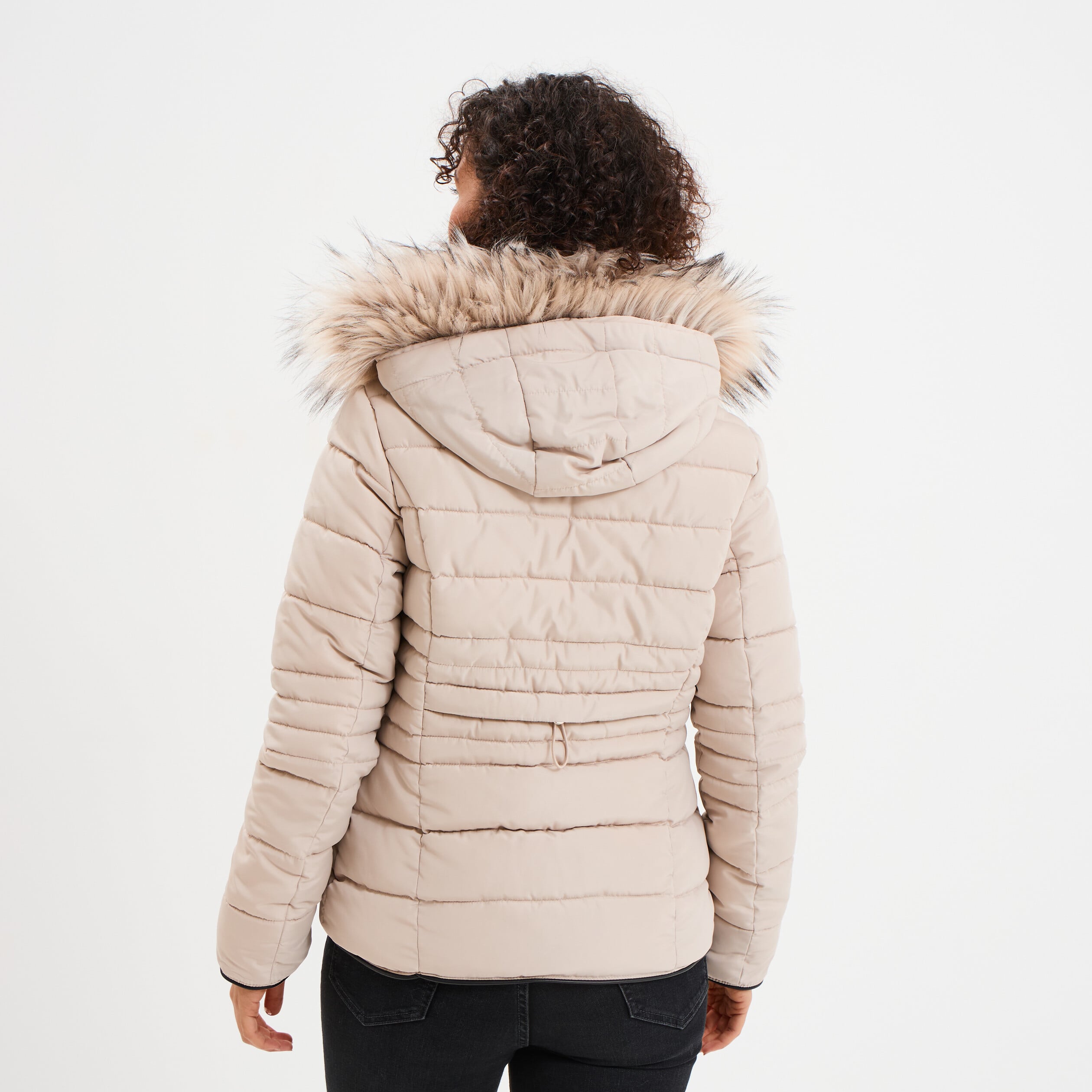 Doudoune courte cintr&eacute;e &agrave; capuche beige femme