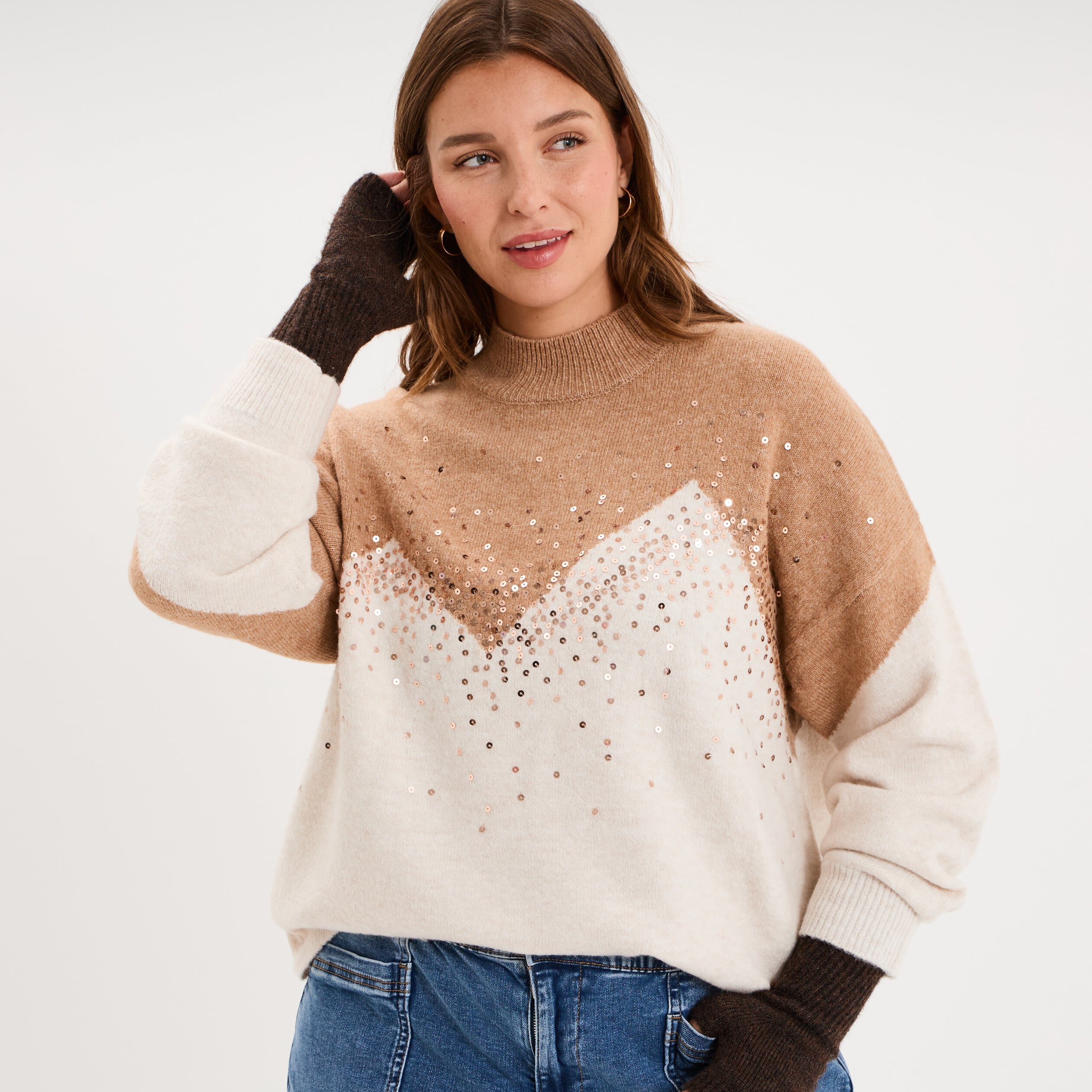 Pull col montant &agrave; sequins oversize beige femme grande taille