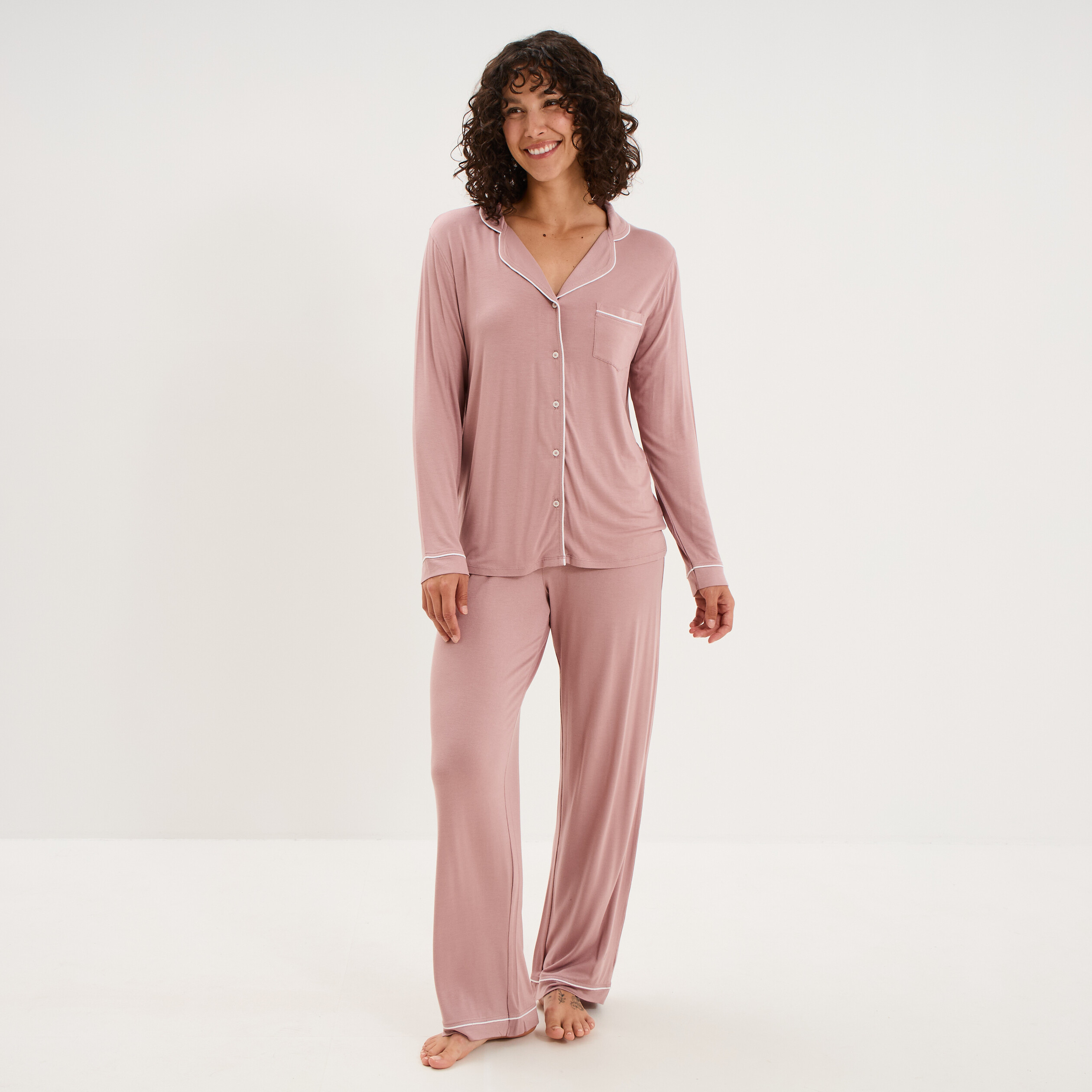 Ensemble pyjama pantalon et chemise mauve femme