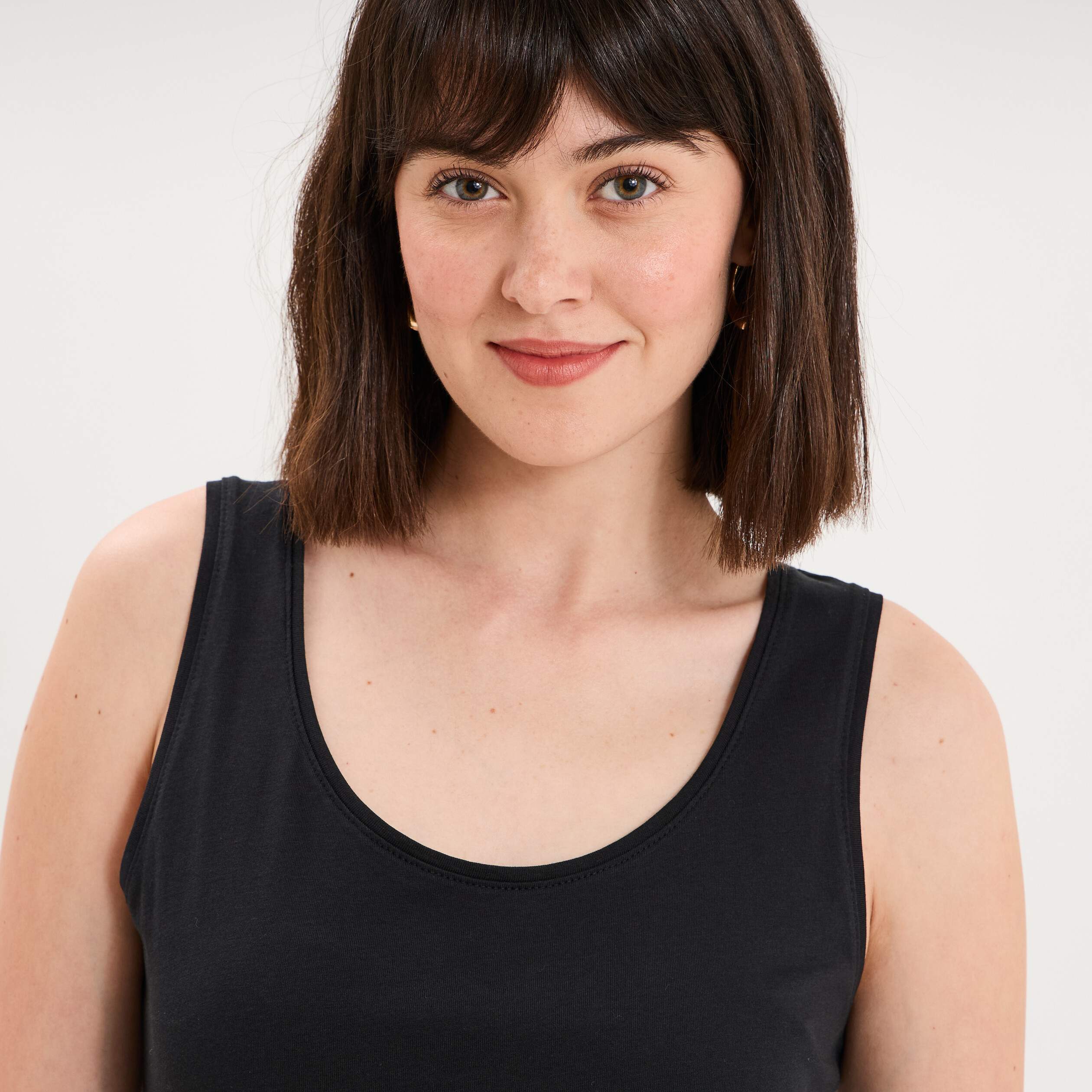 D&eacute;bardeur bretelles larges coton noir femme