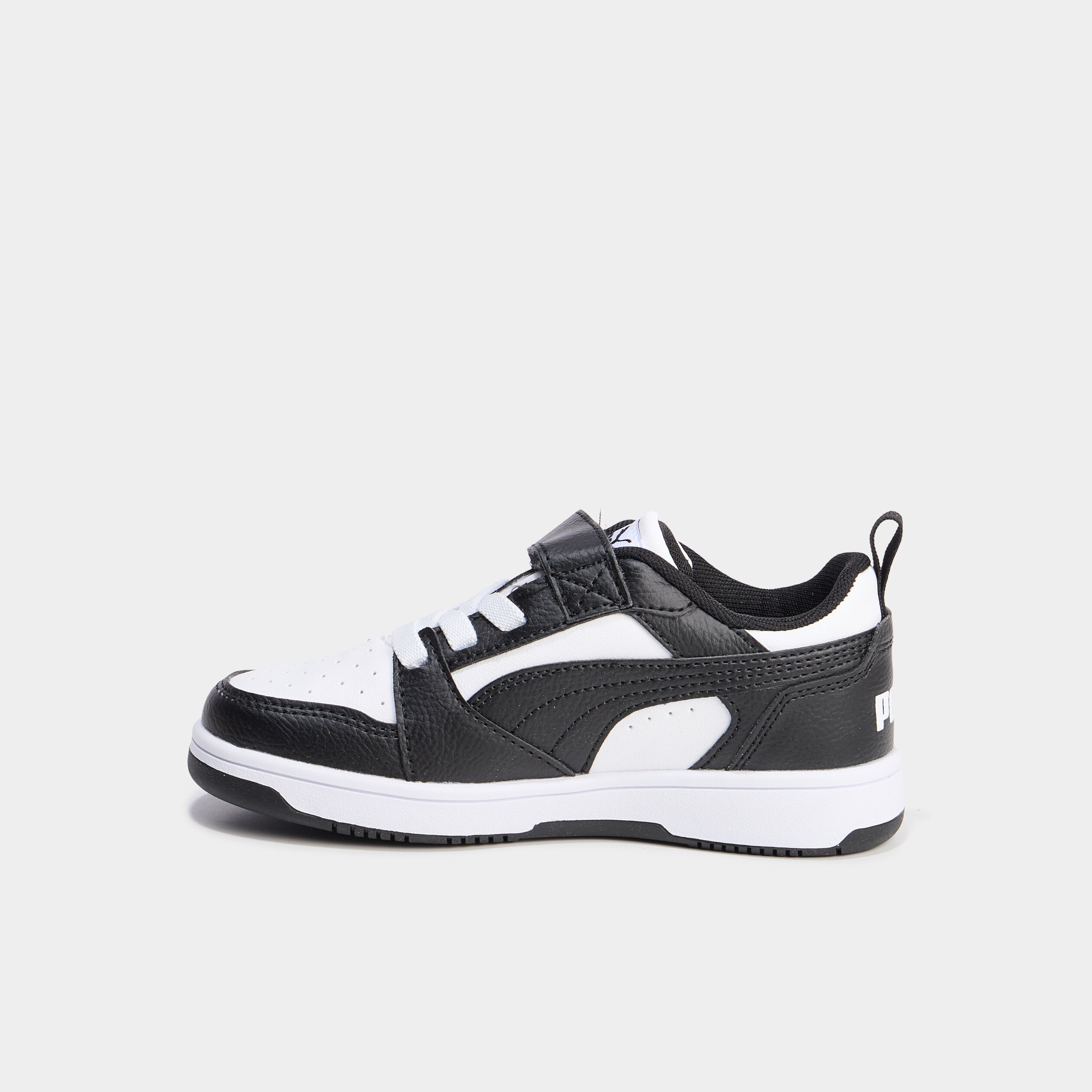 tennis basses a lacets puma v6 noir garcon Tennis basses à lacets Puma V6 noir garçon