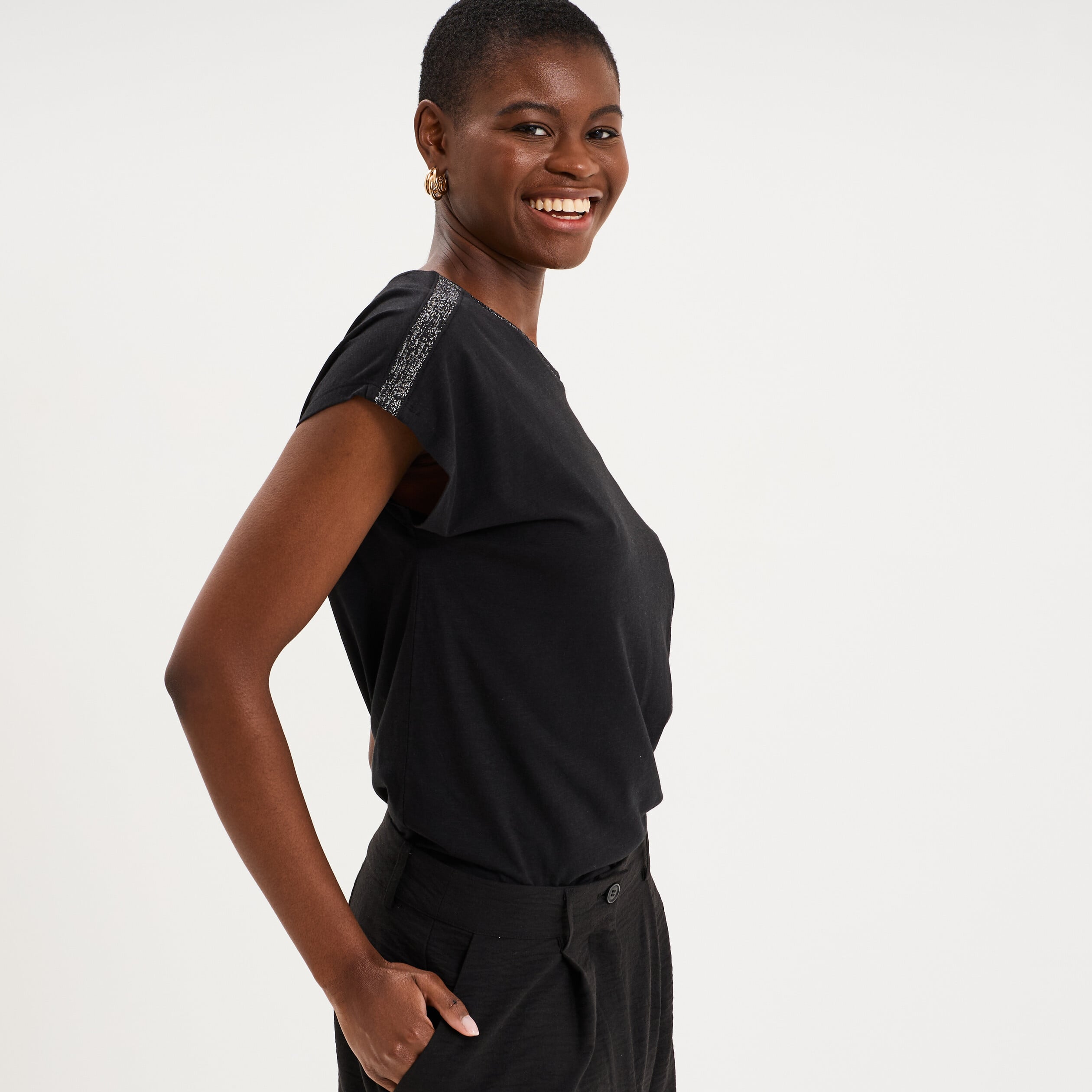 T-shirt col rond manches courtes noir femme