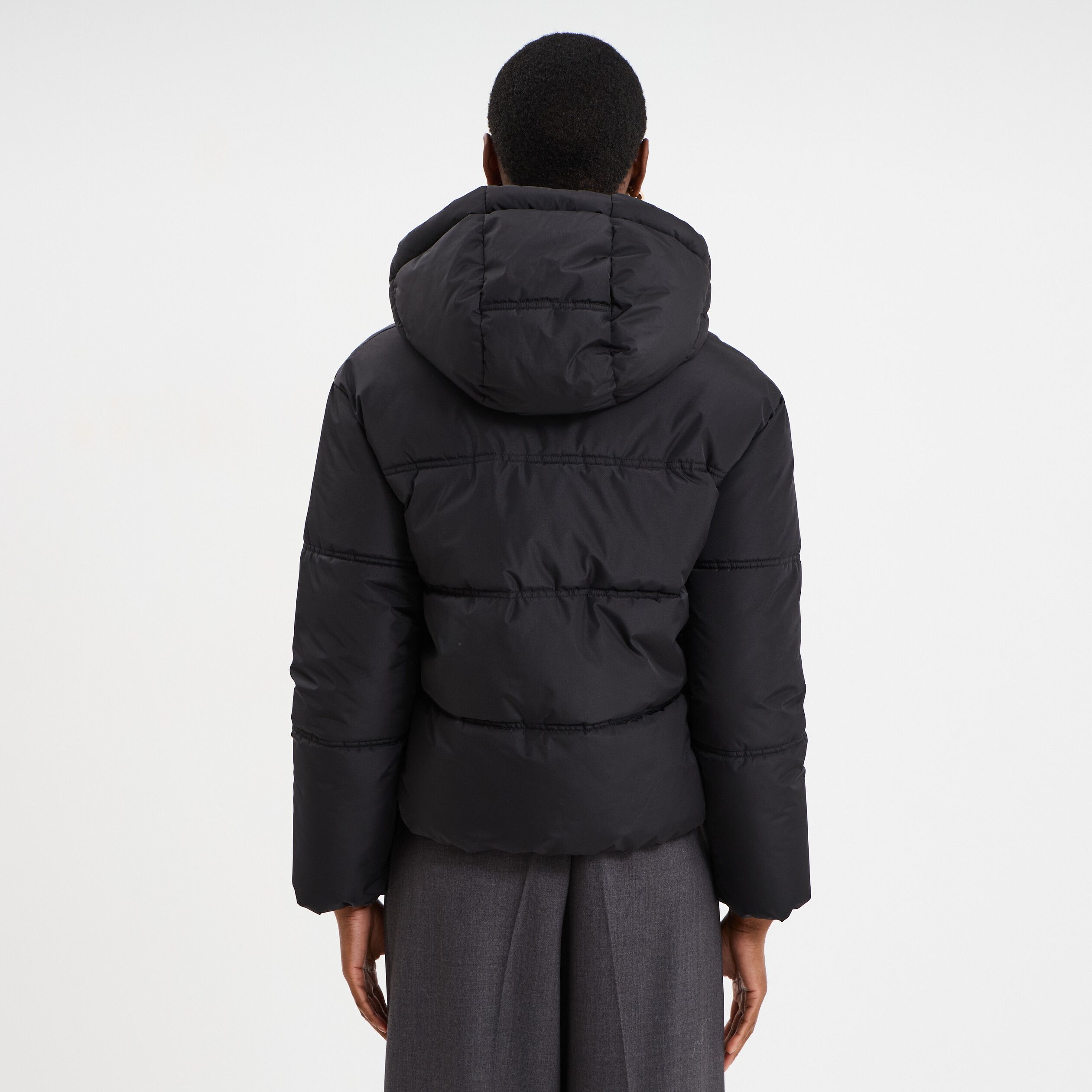 Doudoune courte droite doubl&eacute;e &agrave; capuche noir femme