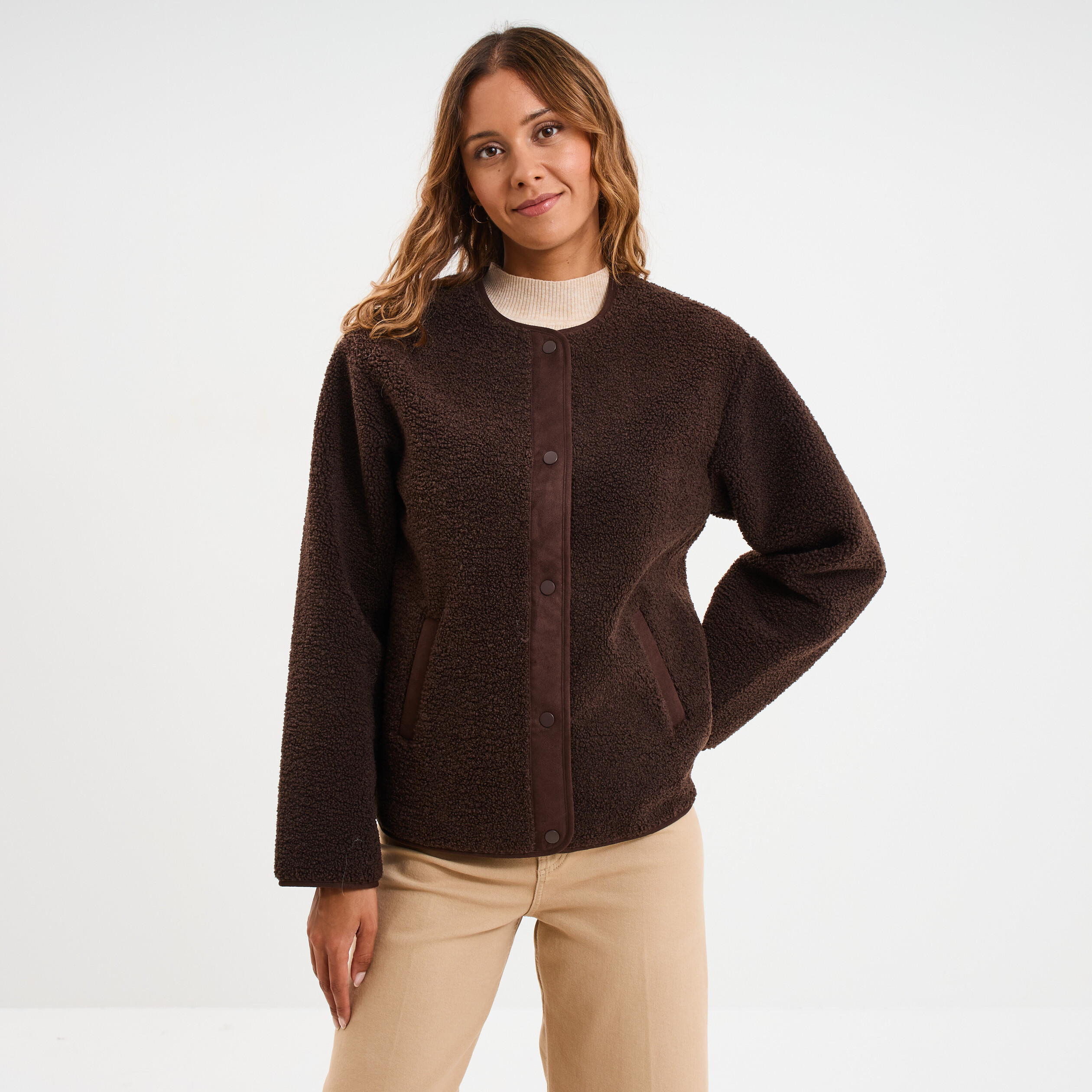 Veste effet polaire boutonnée col rond marron foncé femme La Halle