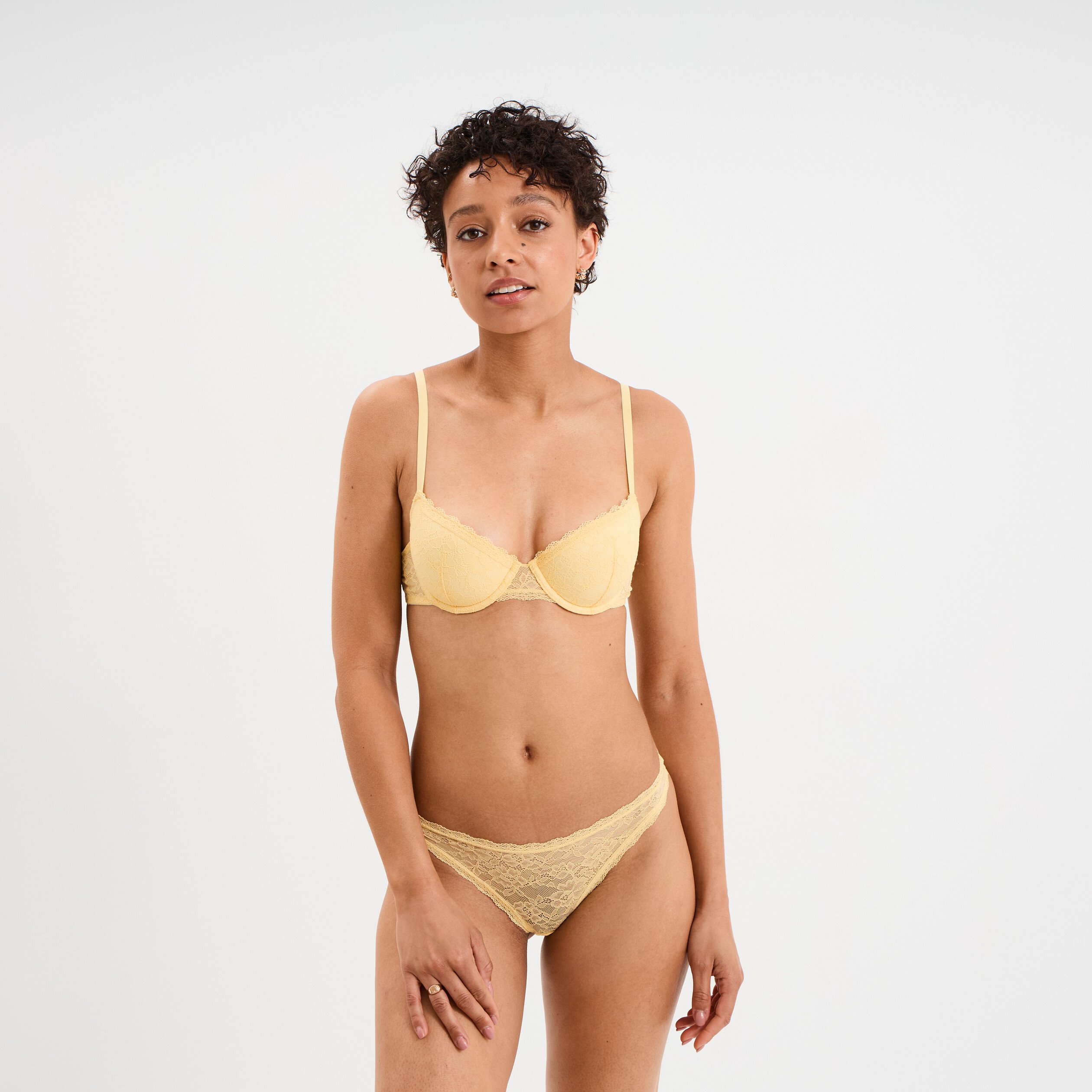 soutien gorge corbeille padde dentelle jaune clair femme Soutien-gorge corbeille paddé dentelle jaune clair femme
