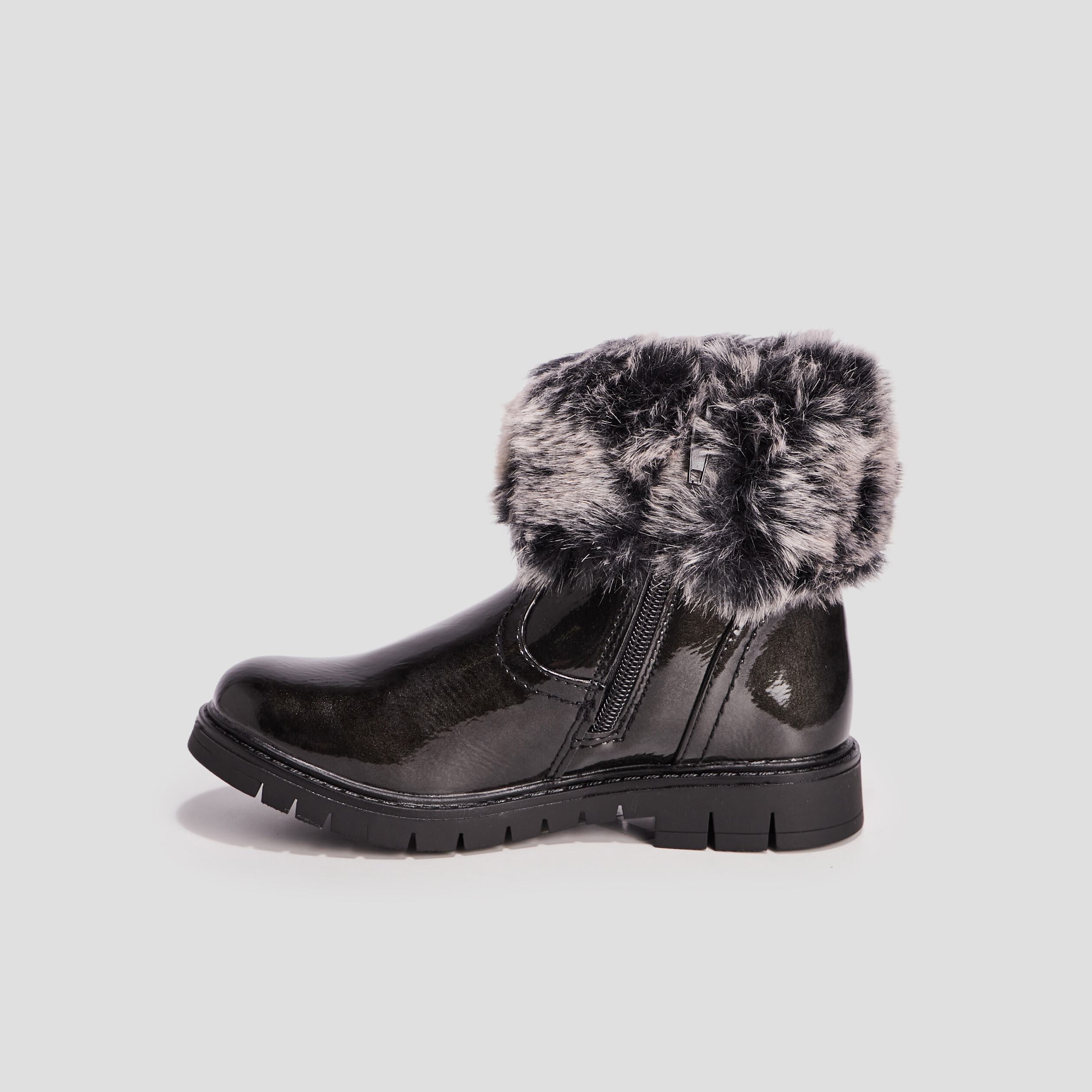 bottines zippees vernies crantees noir fille Bottines zippées vernies crantées noir fille