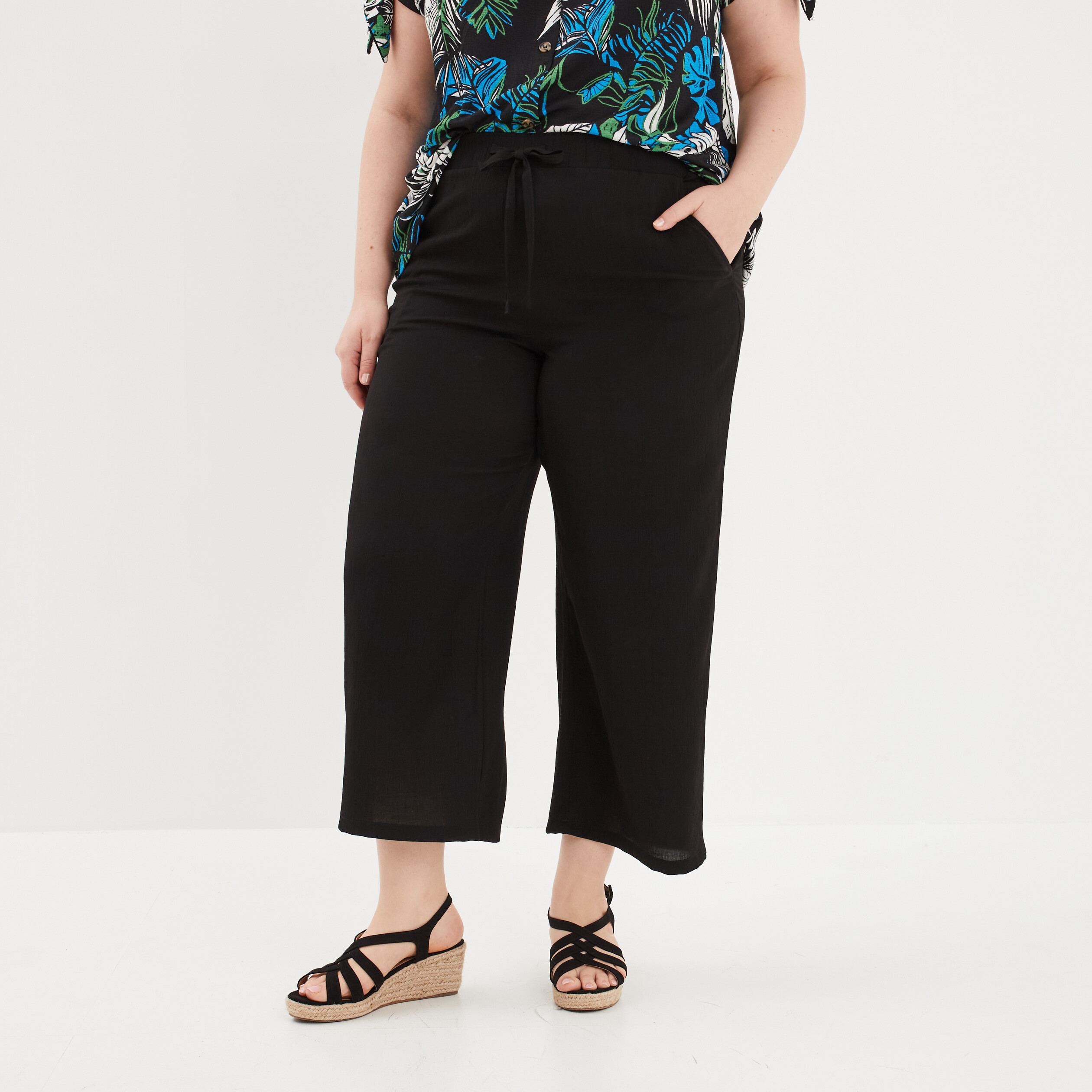 pantalon fluide wide leg 78eme noir femmegt Pantalon fluide wide leg 7/8ème noir femme grande taille