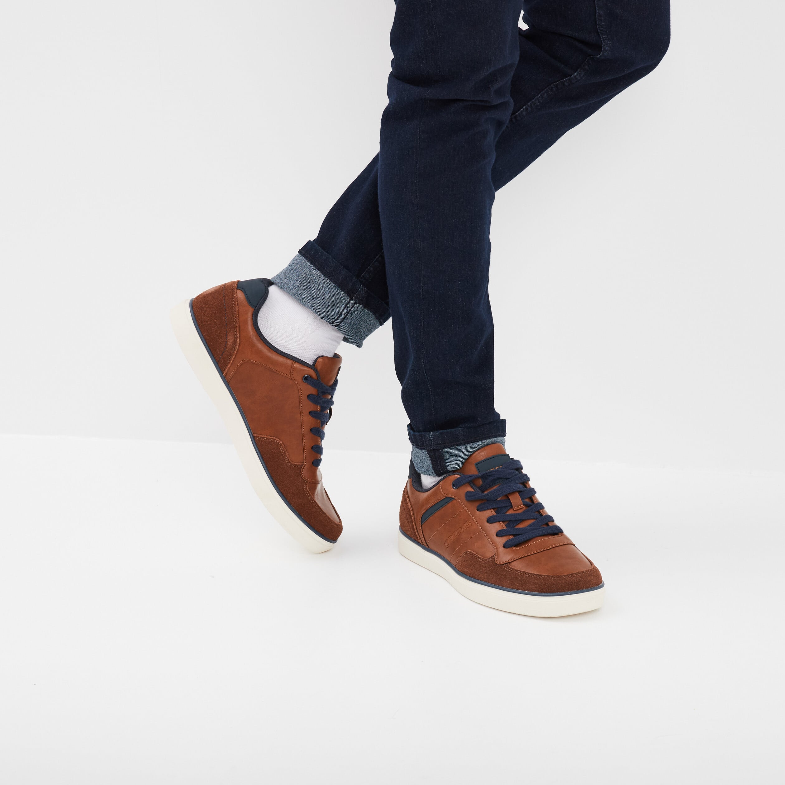 Baskets &agrave; lacets marron homme