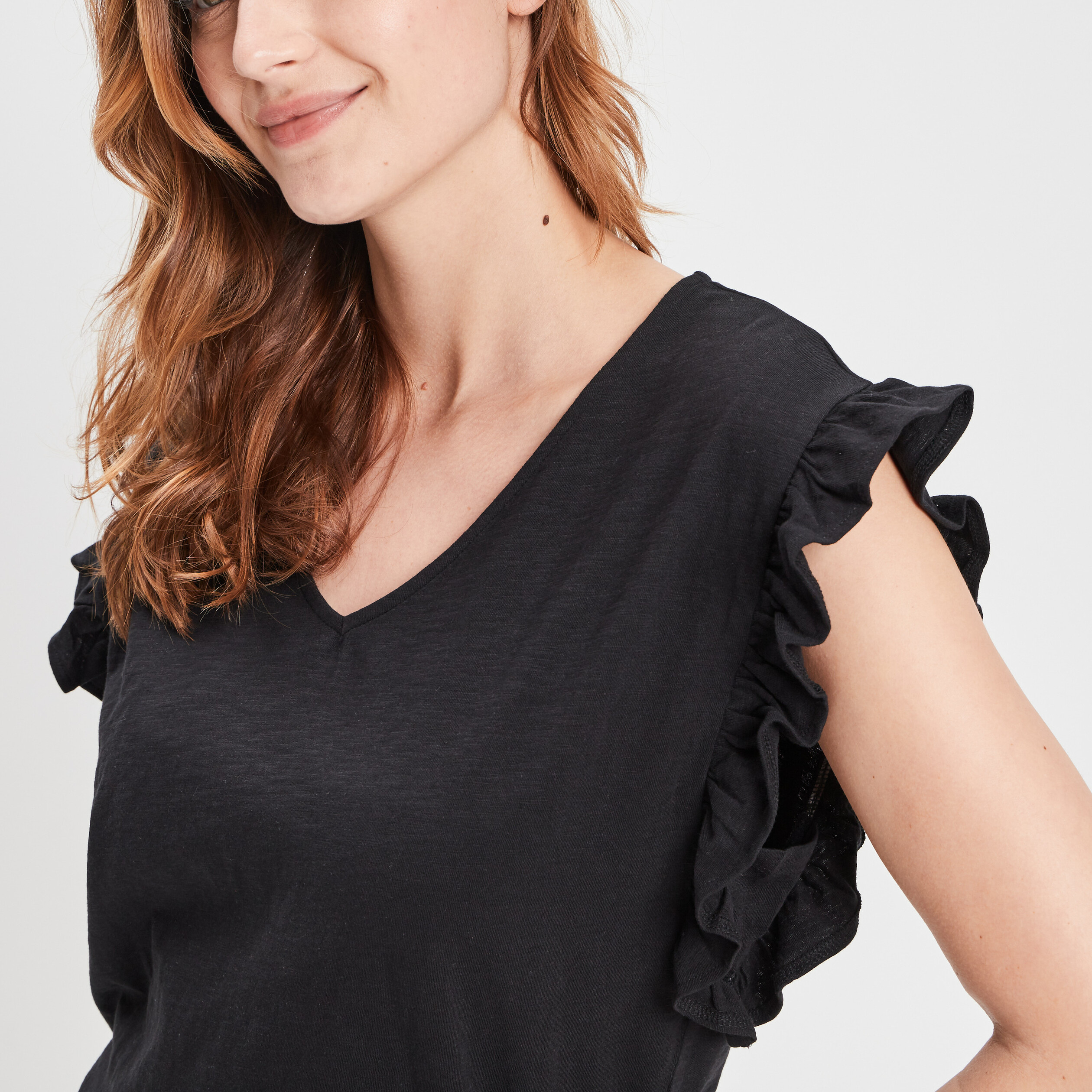 T-shirt manches courtes à volants noir femme
