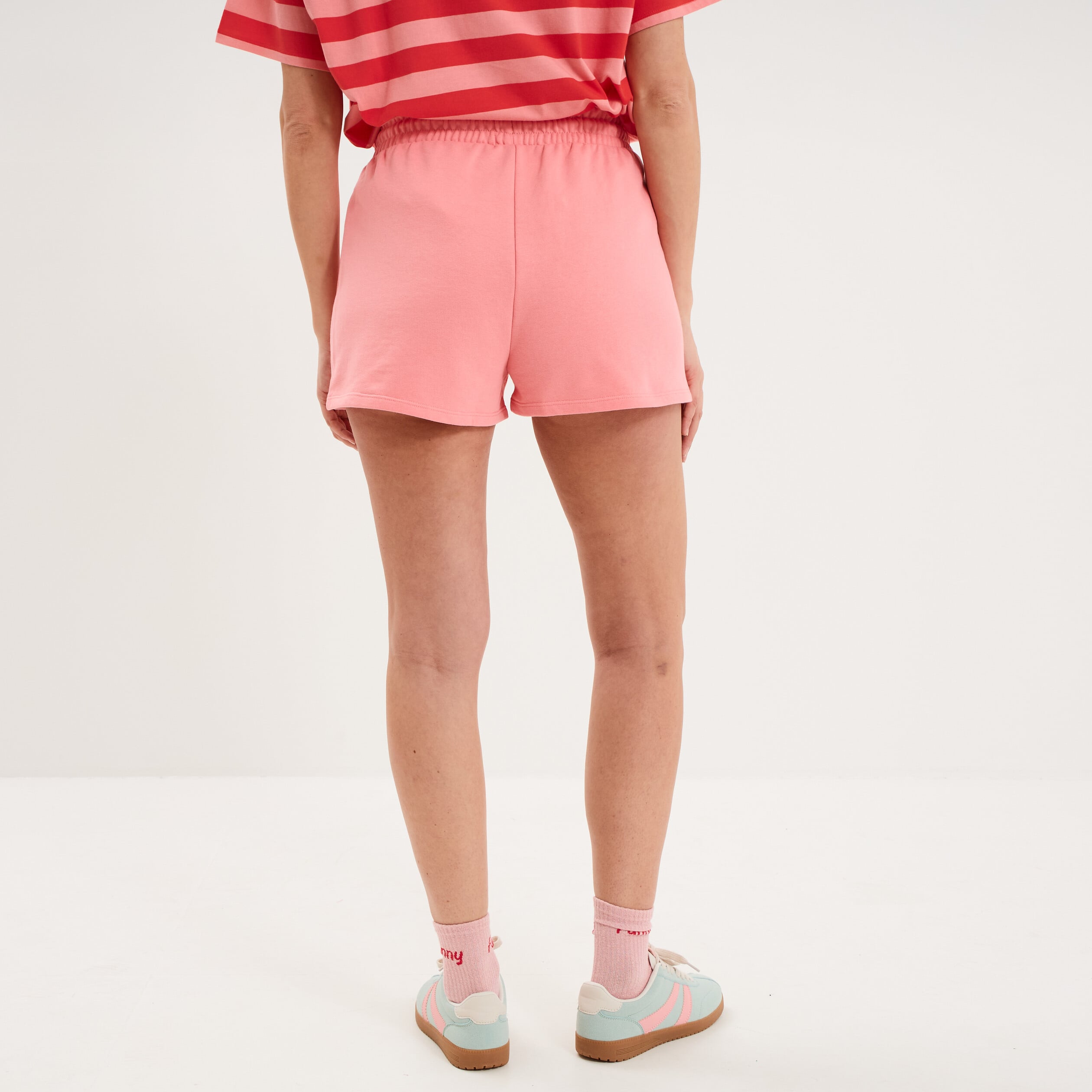 Short de jogging molletonn&eacute; ajust&eacute; rose femme