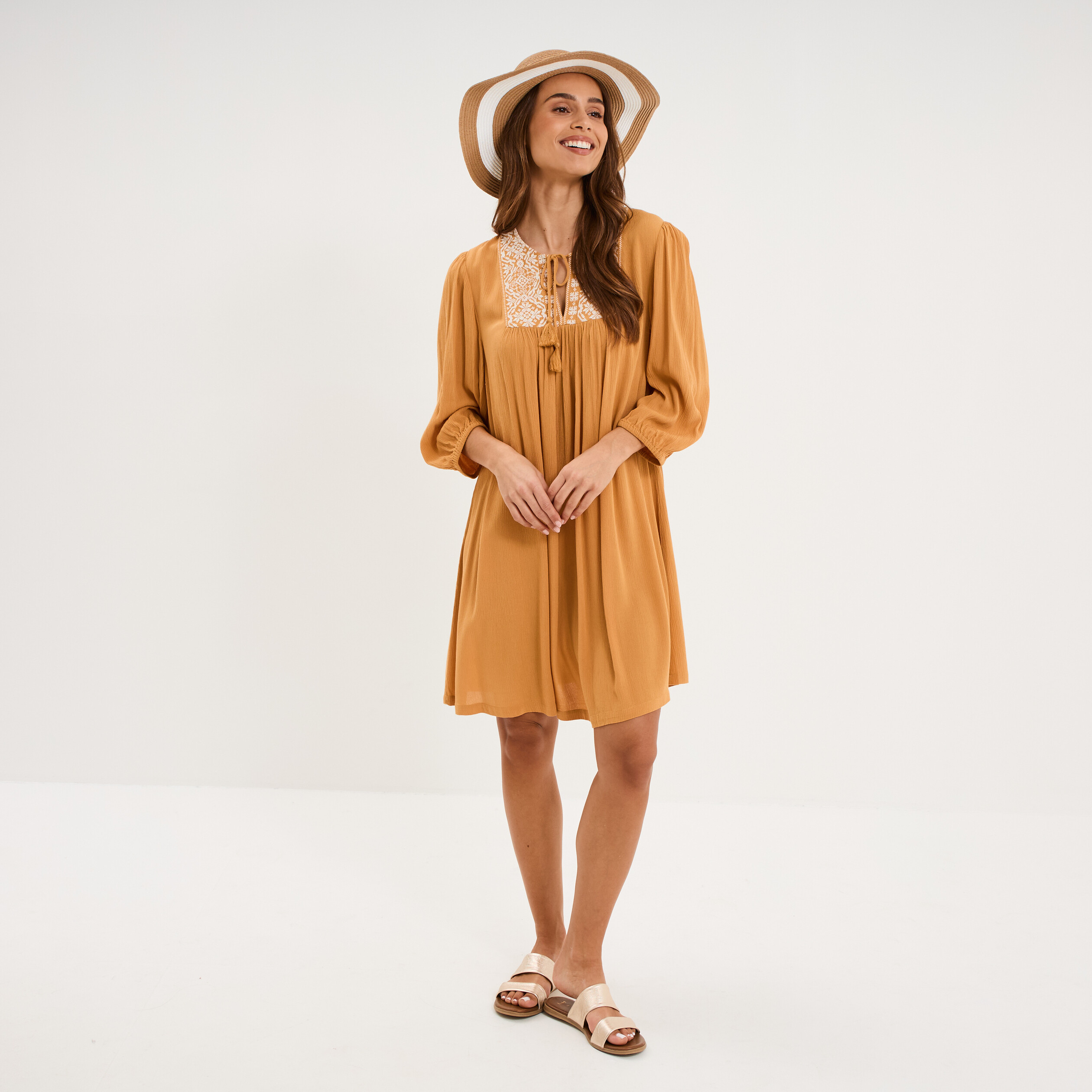 Robe fluide brod&eacute;e manches 3/4 jaune moutarde femme