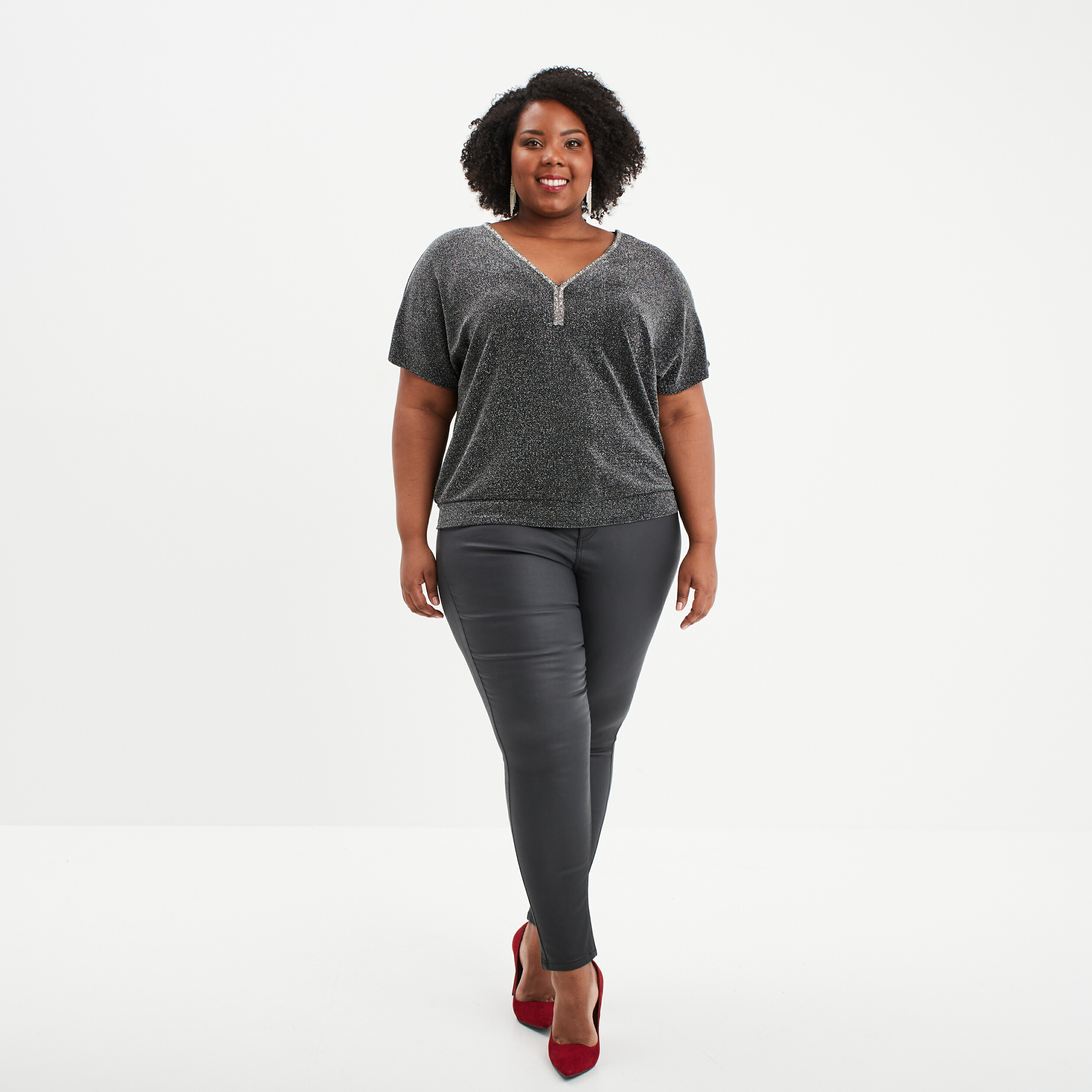 T-shirt manches courtes fils m&eacute;tallis&eacute;s gris argent femme grande taille