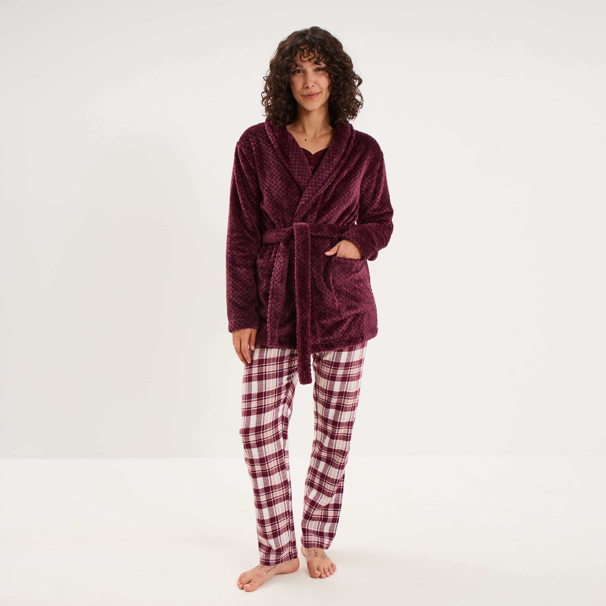 Peignoir mi-long effet polaire ceintur&eacute; prune femme