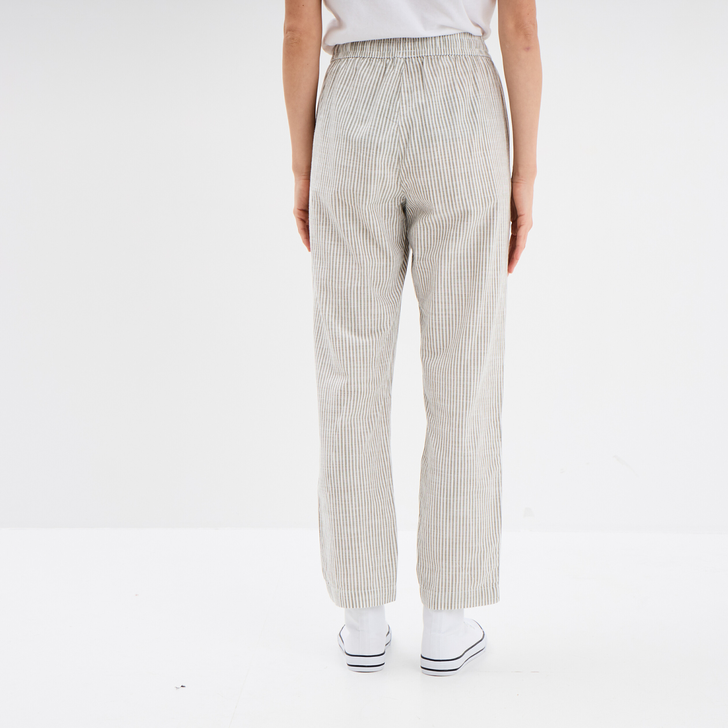 pantalon cigarette coton elastique blanc femme Pantalon cigarette coton élastiqué blanc femme