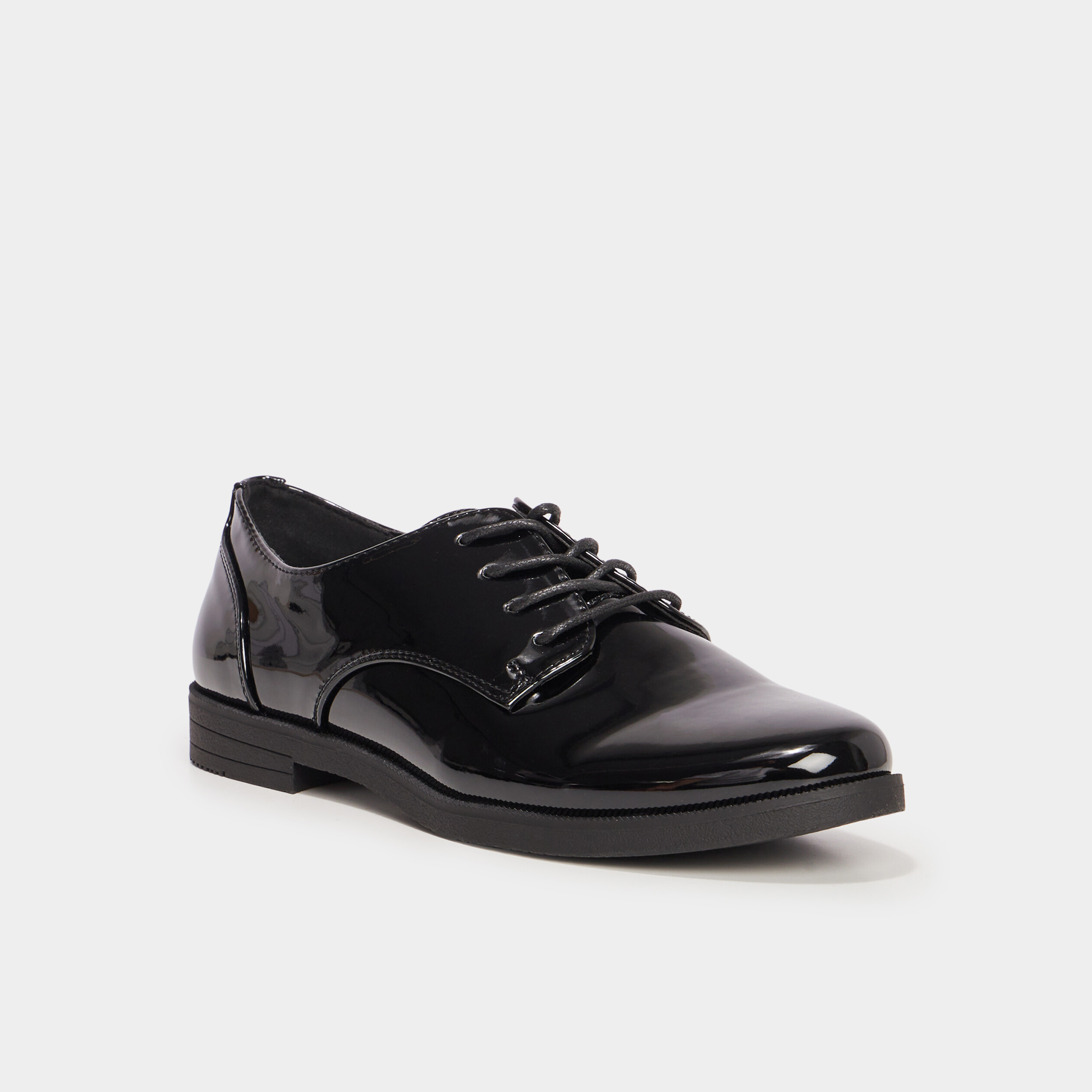 Derbies vernies &agrave; lacets noir femme