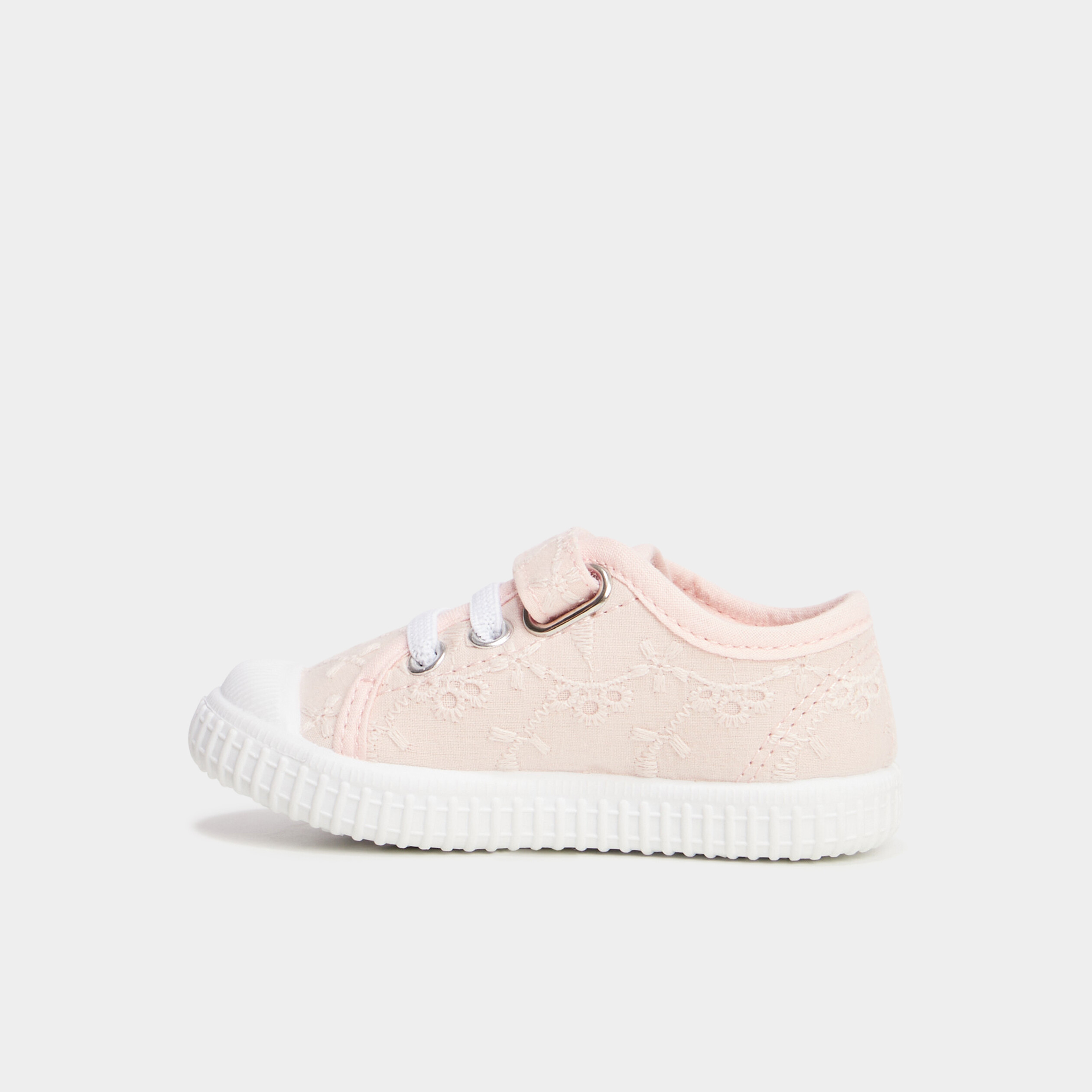 tennis basses en toile broderie rose bebef Tennis basses en toile broderie rose bébé fille