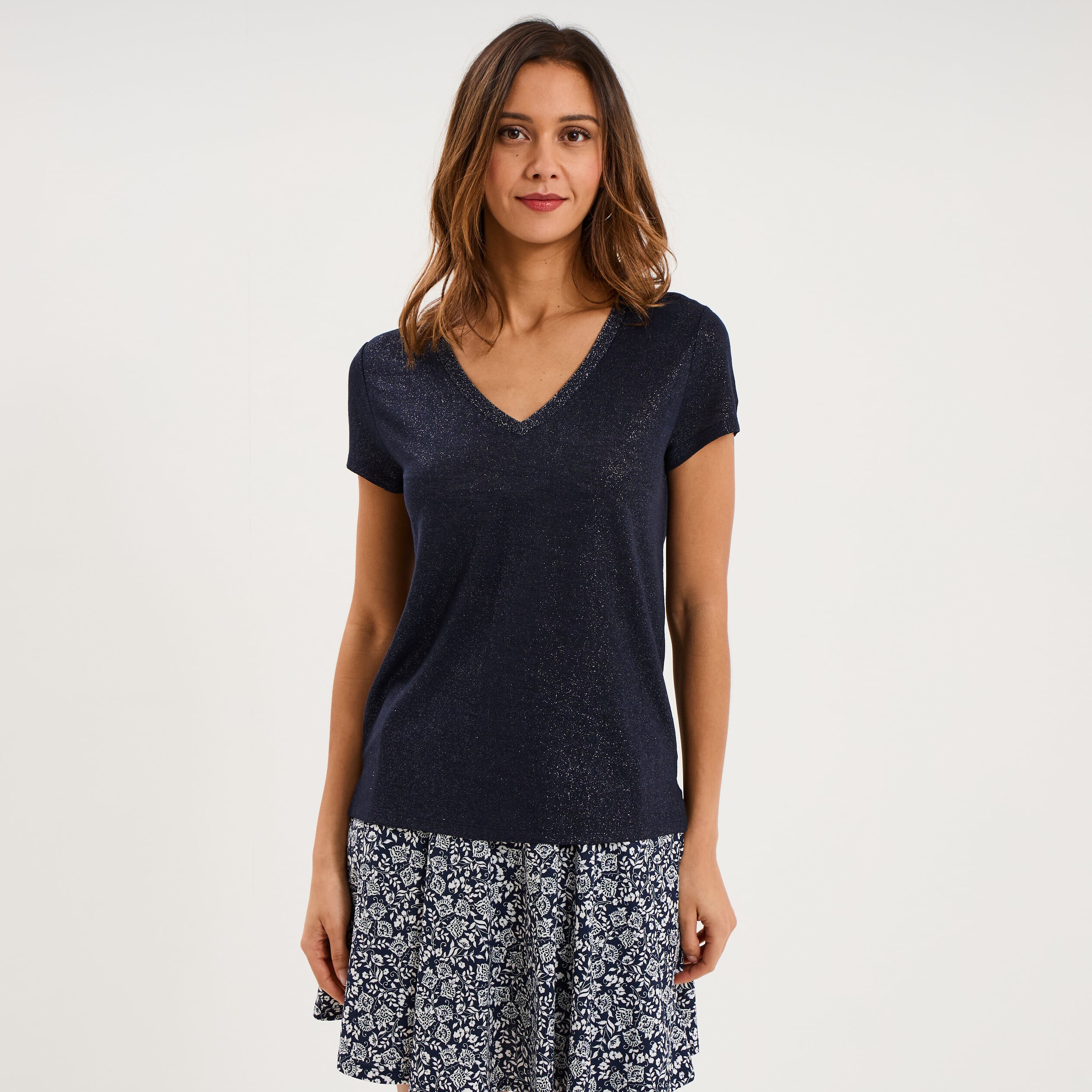 T-shirt col en V manches courtes bleu fonc&eacute; femme
