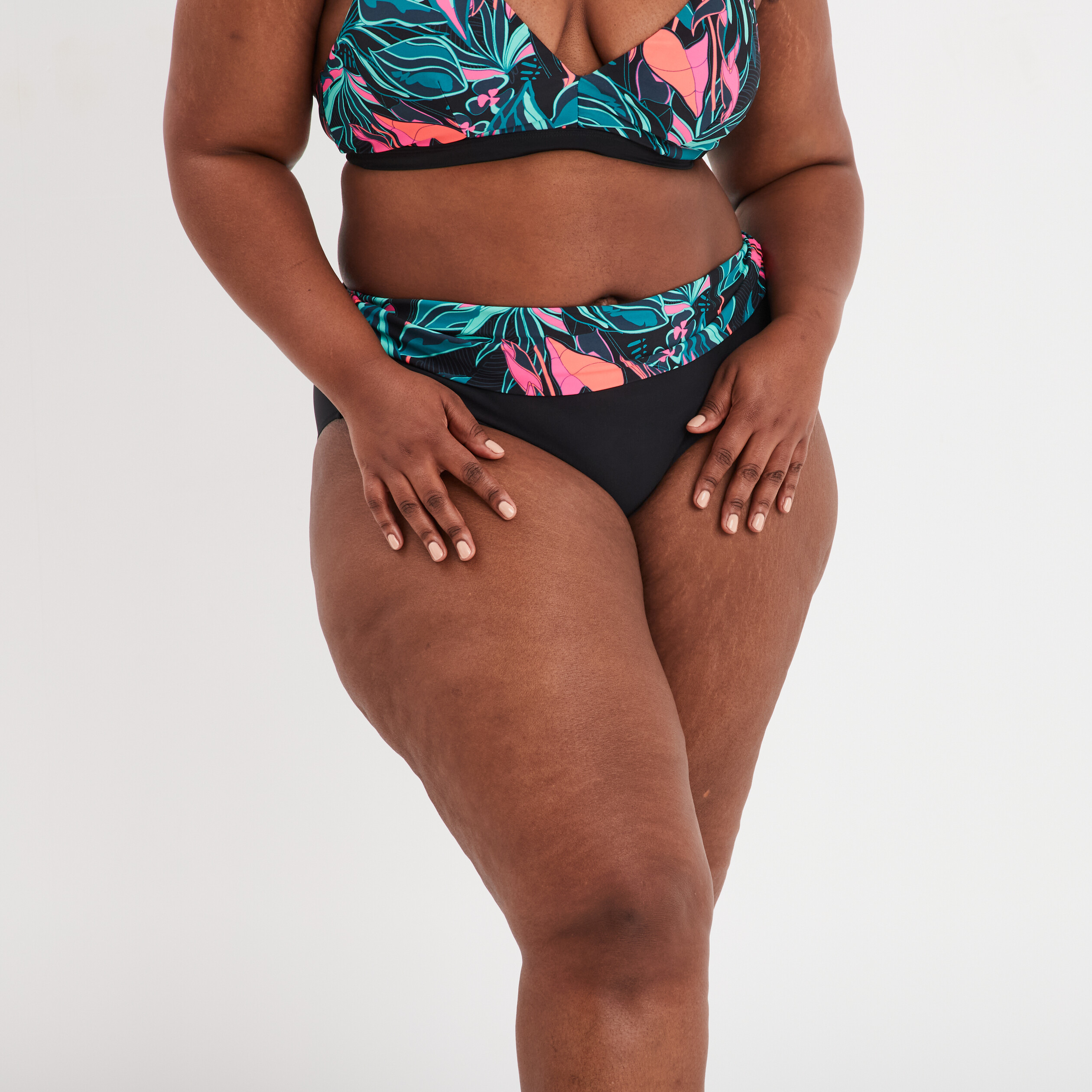 bas de maillot de bain noir femmegt Bas de maillot de bain noir femme grande taille