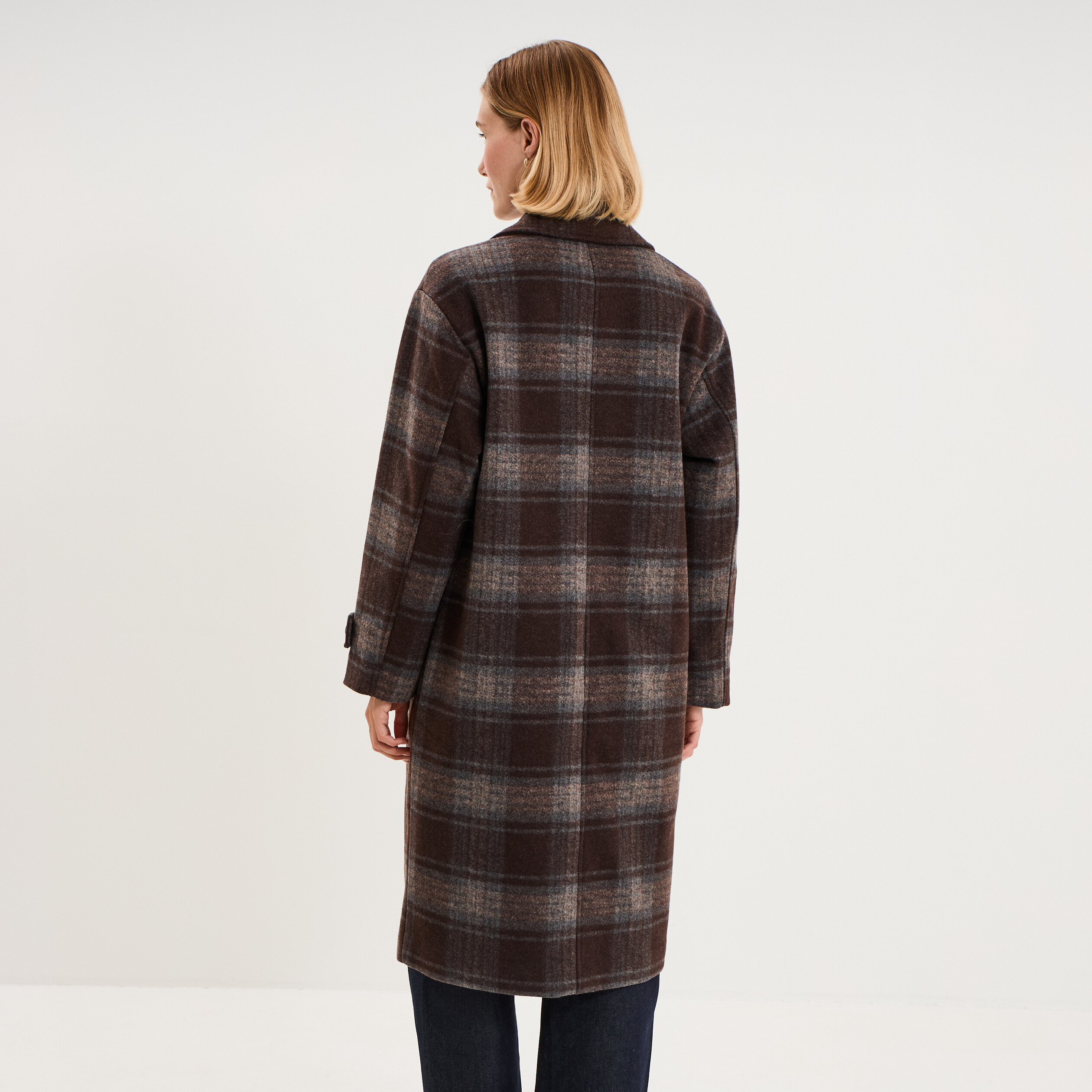 Manteau long oversize boutonn&eacute; marron chocolat femme
