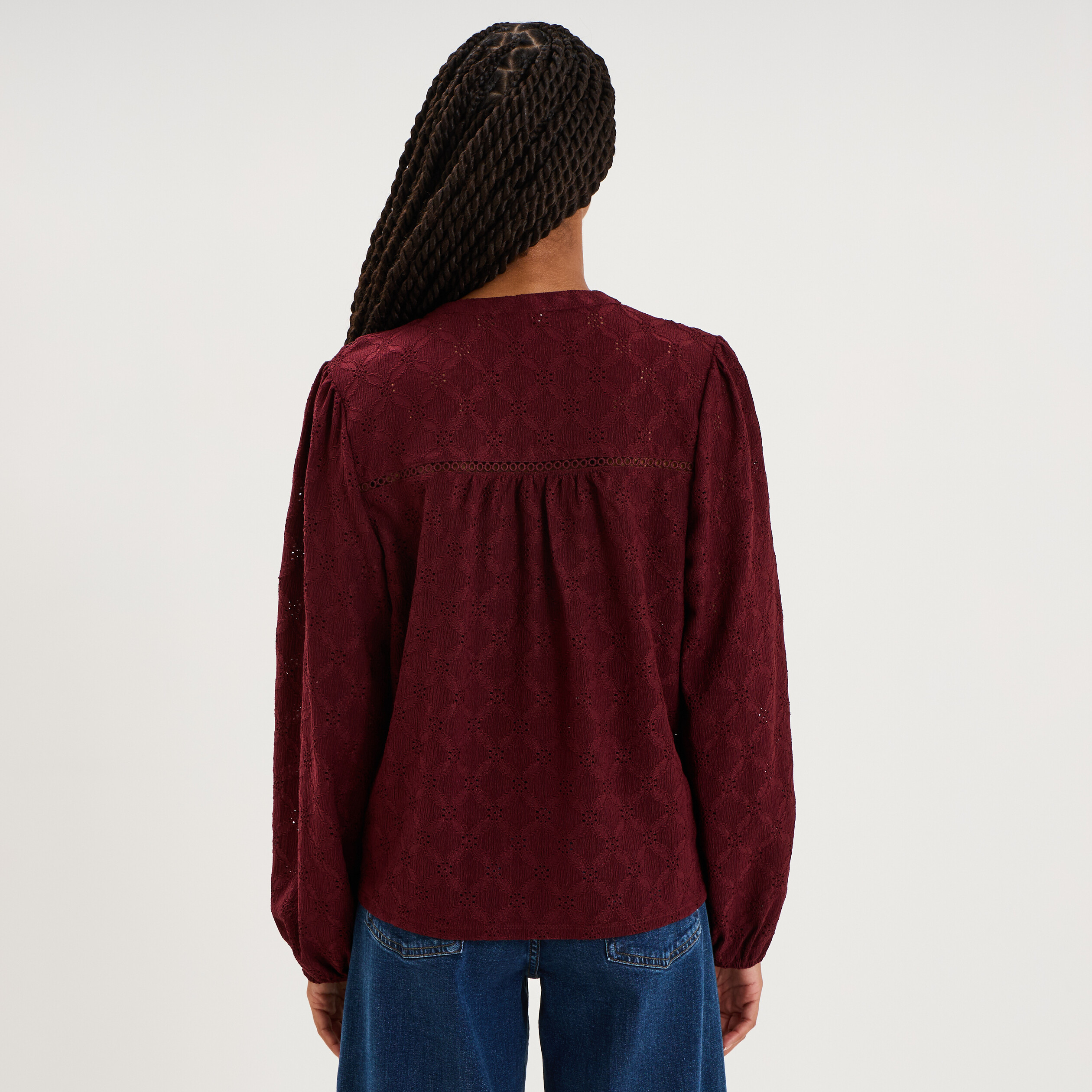 Blouse broderie anglaise manches longues violet fonc&eacute; femme