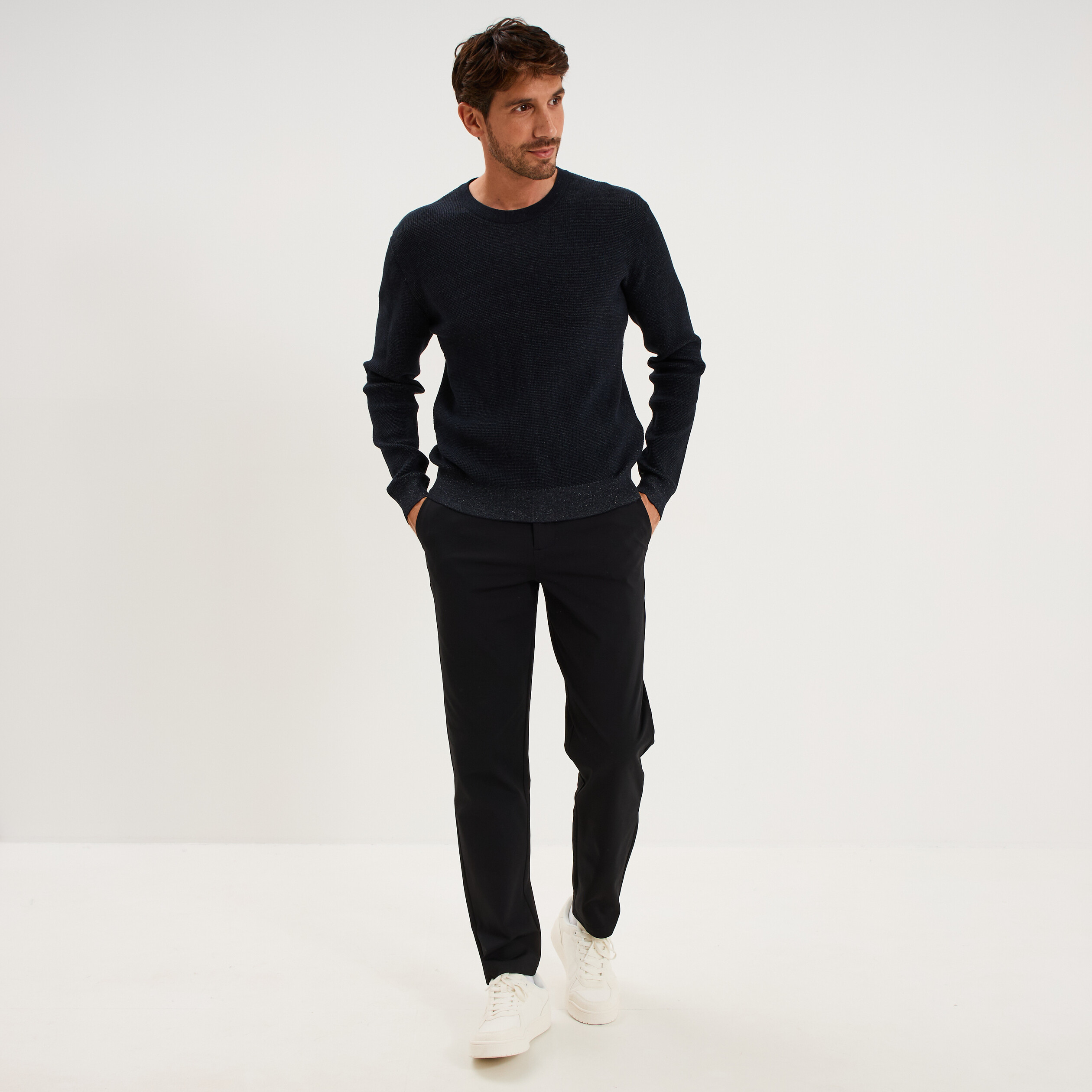 Pull en maille textur&eacute;e col rond bleu marine homme